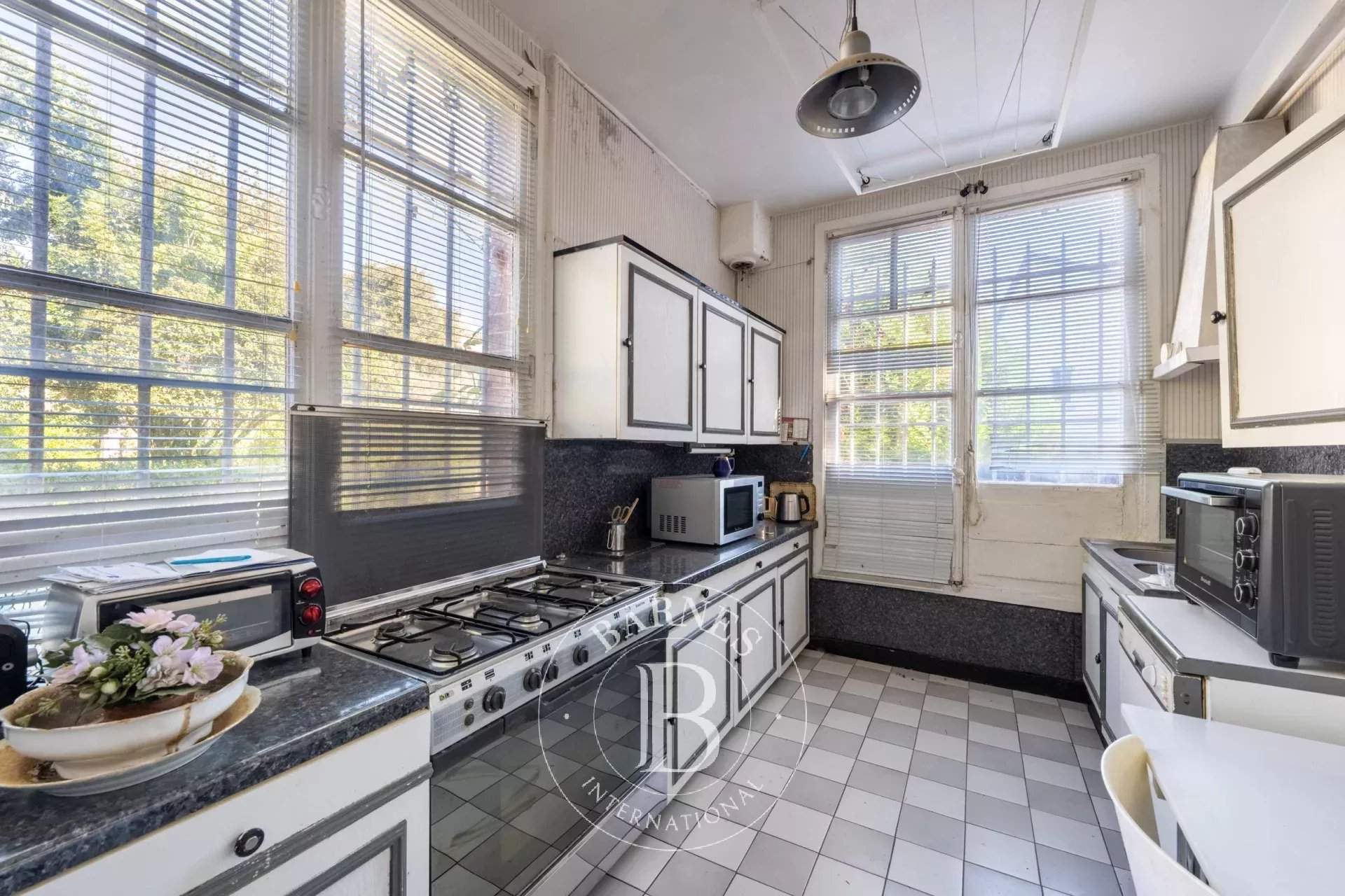 Versailles  - Maison 16 Pièces 4 Chambres - picture 15