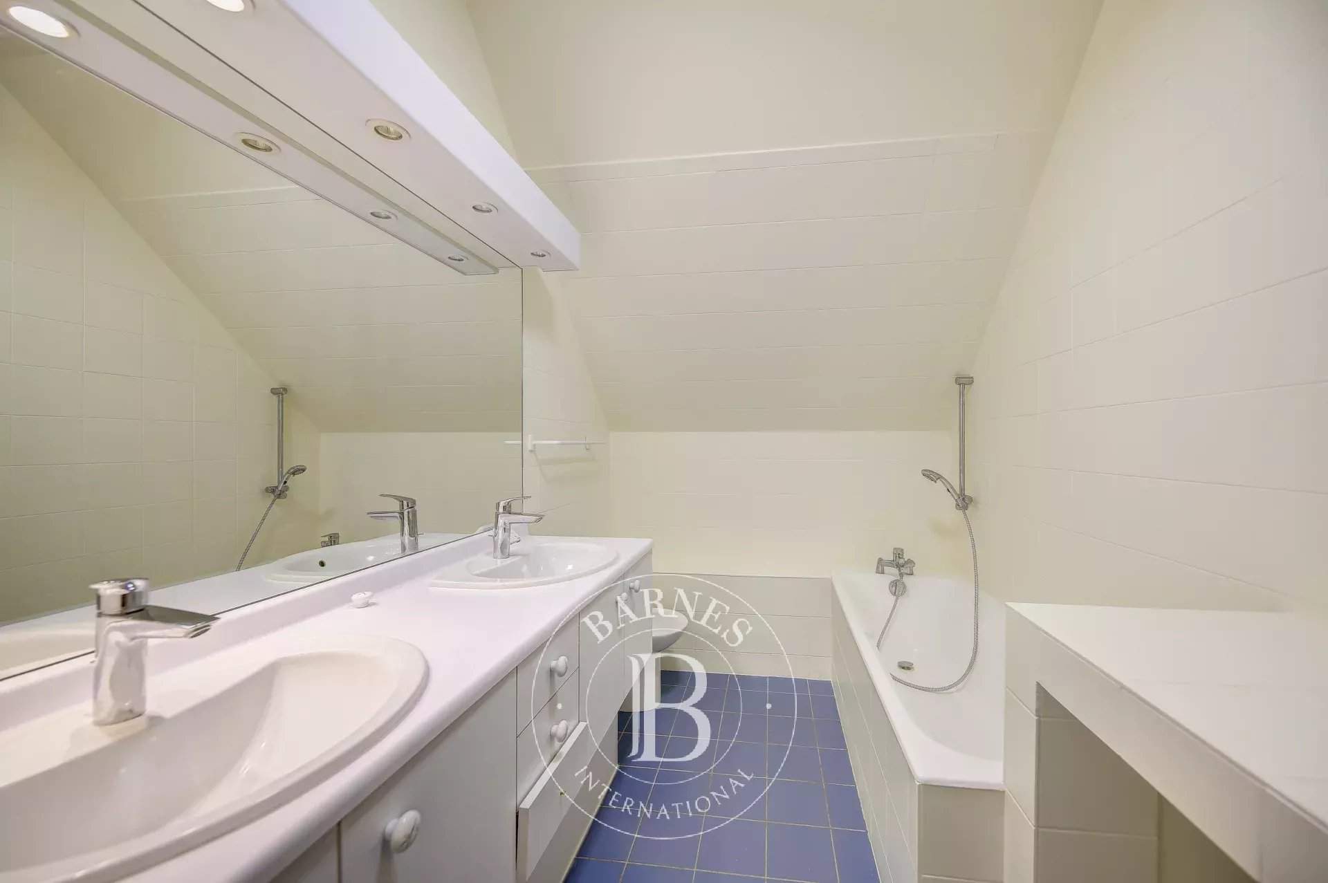 Versailles  - Appartement 5 Pi&egrave;ces 3 Chambres - picture 12