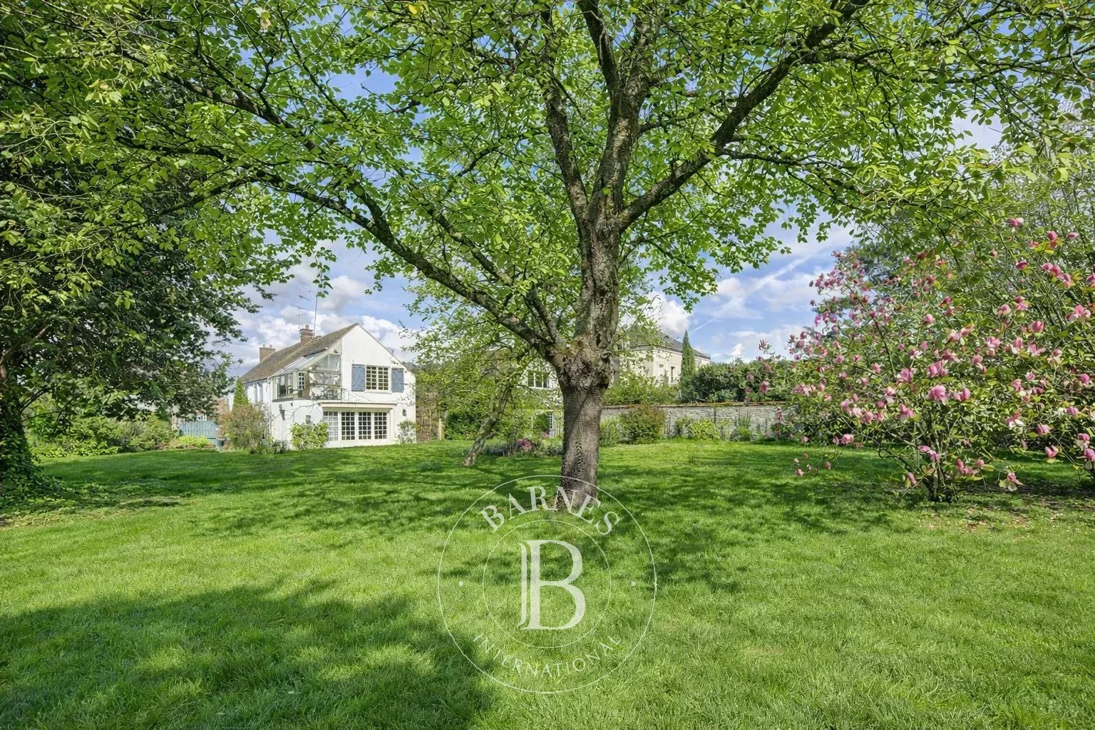 Les Loges-en-Josas  - Maison 11 Pi&egrave;ces 5 Chambres - picture 2