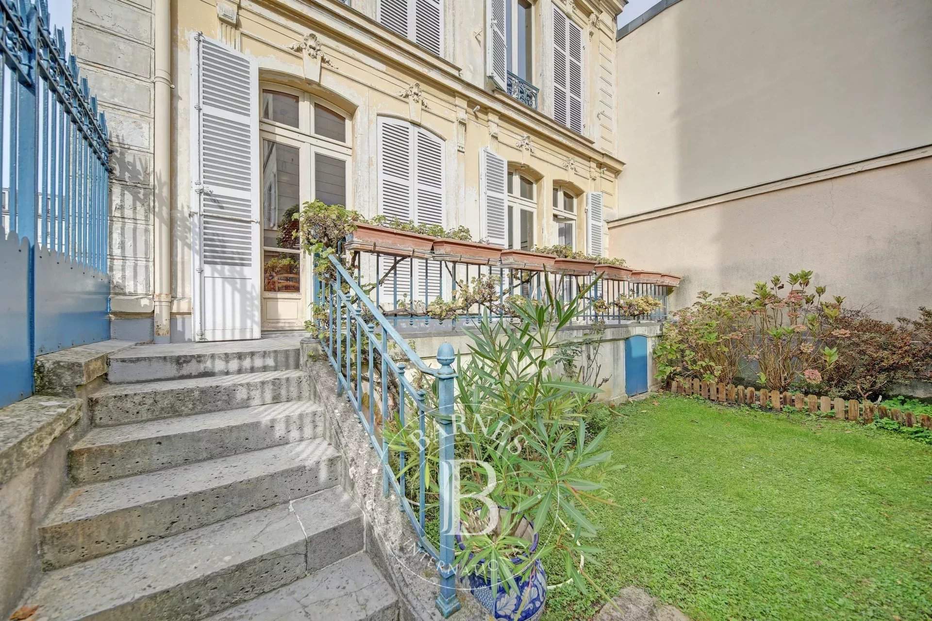 Versailles  - House 8 Bedrooms - picture 14