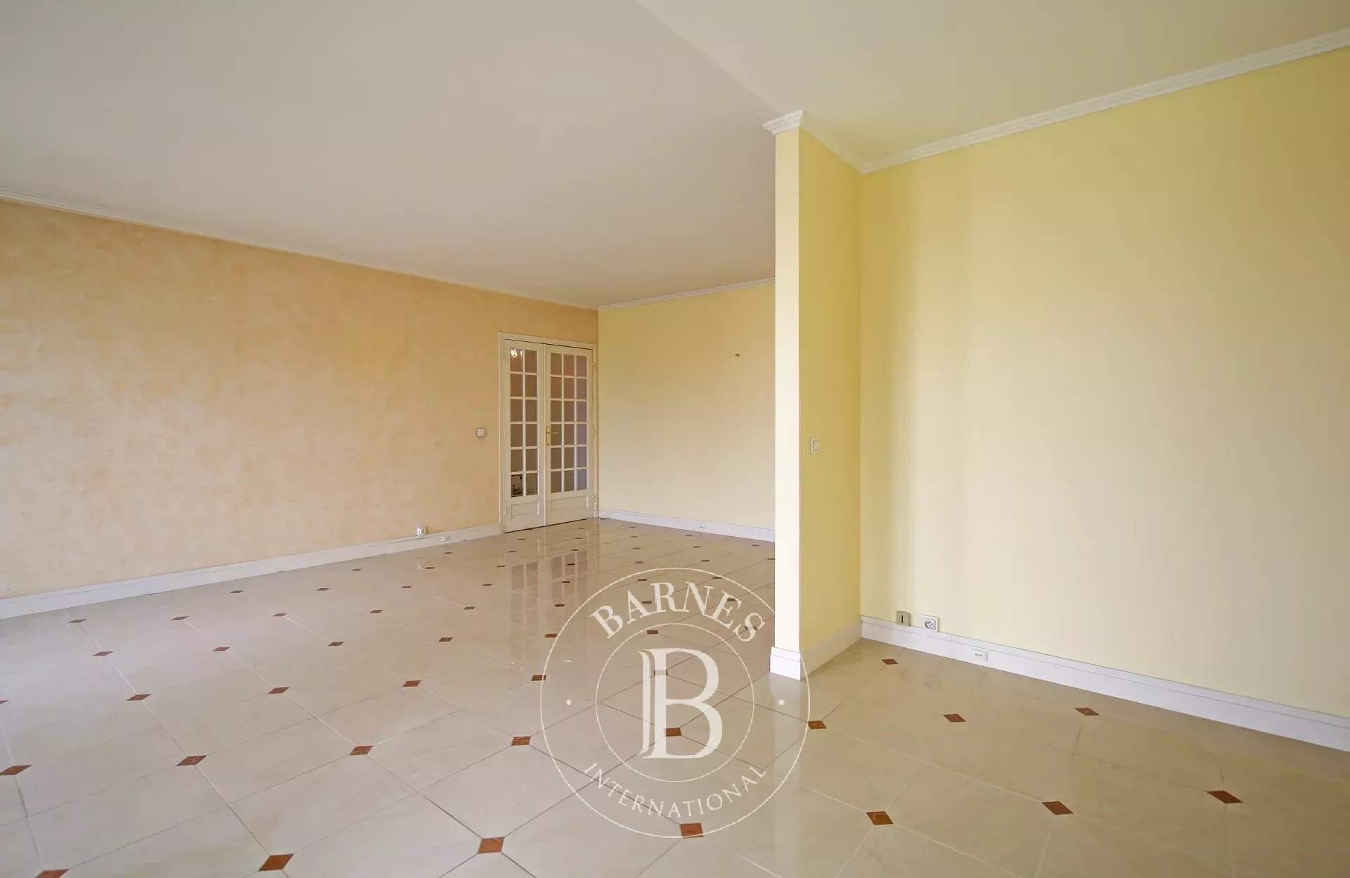 Versailles  - Apartment 4 Bedrooms - picture 9