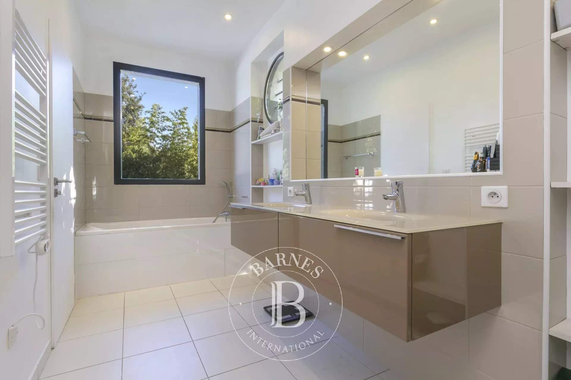 La Celle-Saint-Cloud  - Maison 12 Pièces 5 Chambres - picture 17