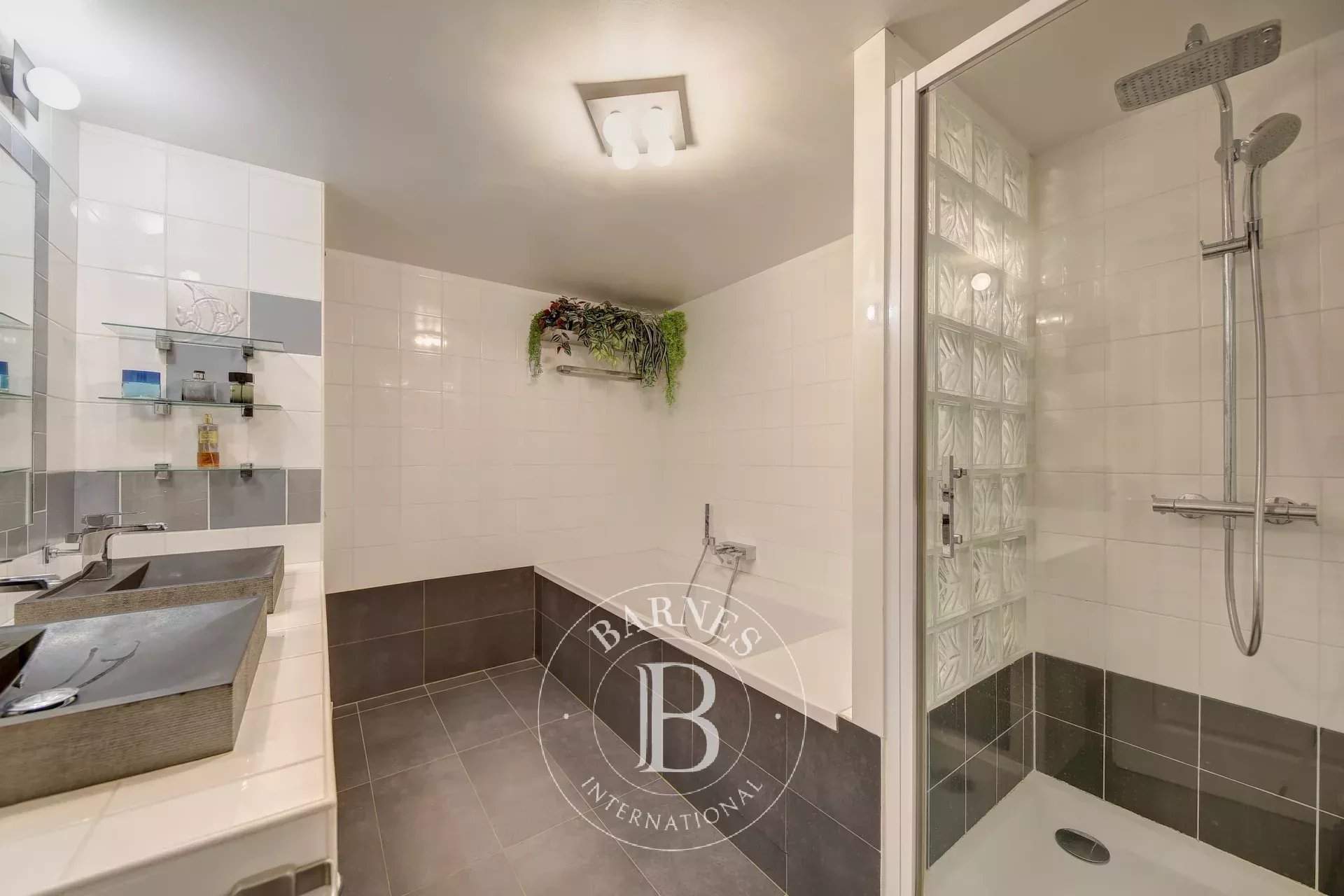 Versailles  - Maison 7 Pi&egrave;ces 5 Chambres - picture 13