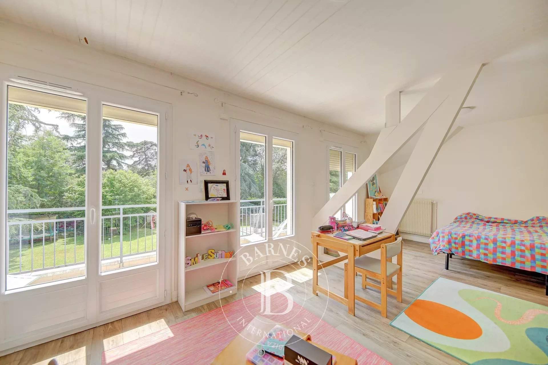 Jouy-en-Josas  - Maison 9 Pièces 5 Chambres - picture 15