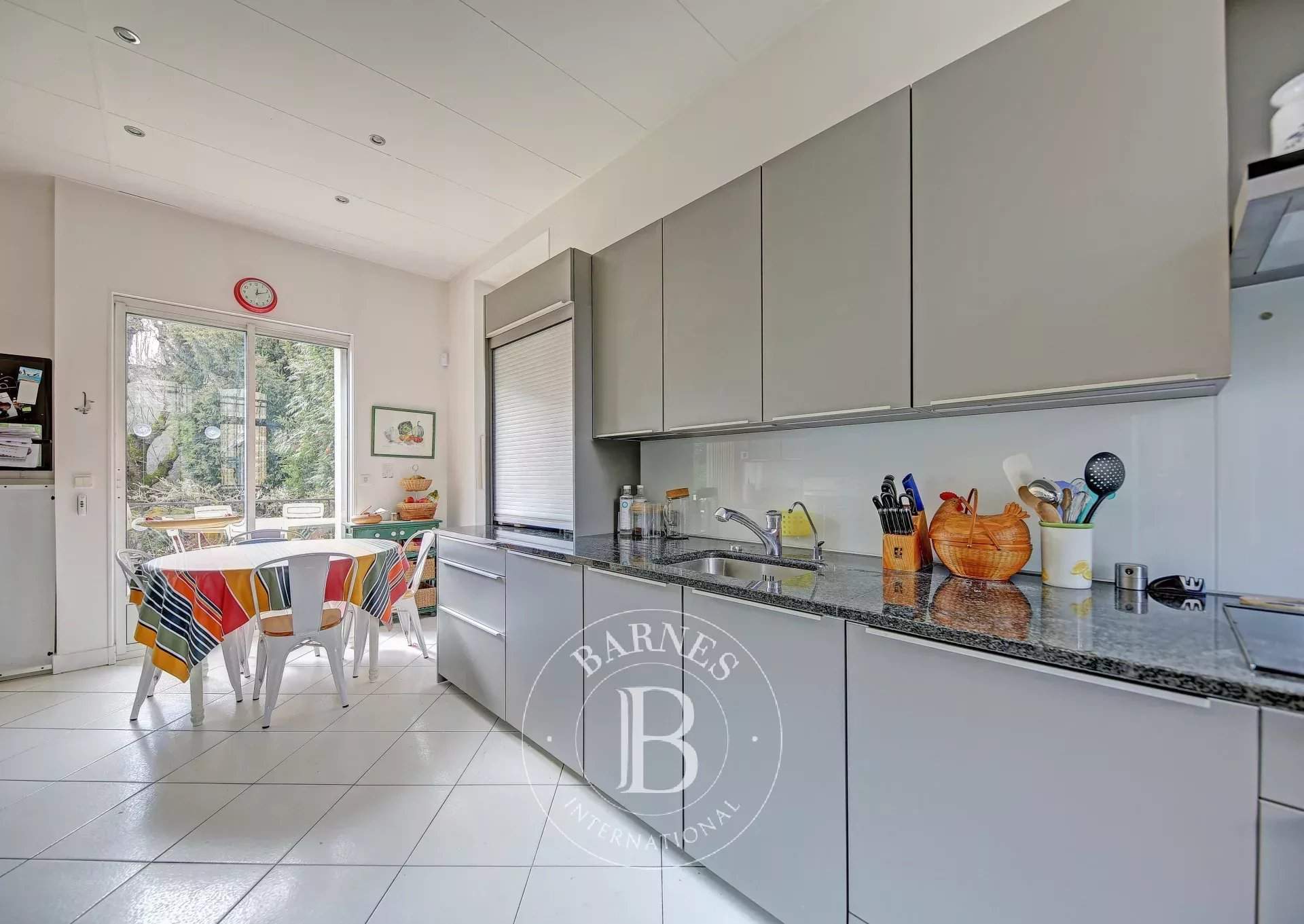 Versailles  - Maison 10 Pi&egrave;ces 8 Chambres - picture 9