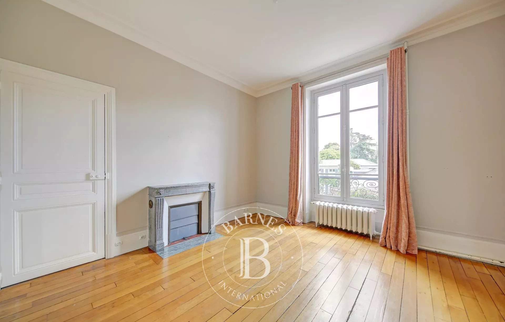 Versailles  - House 6 Bedrooms - picture 13