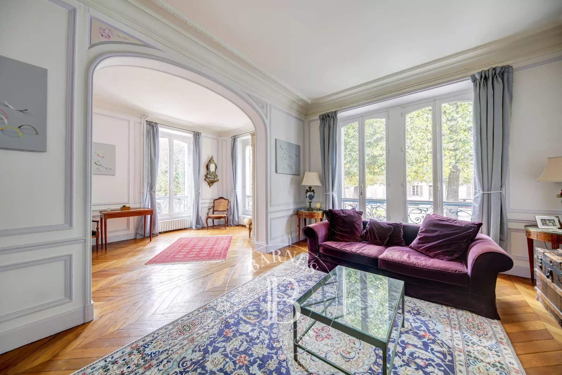 Versailles  - House 8 Bedrooms - picture 1