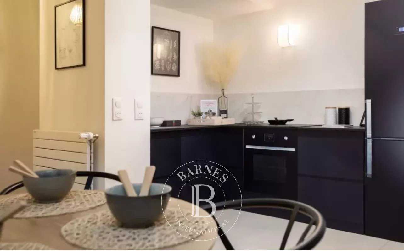 Suresnes  - Appartement 4 Pi&egrave;ces 3 Chambres