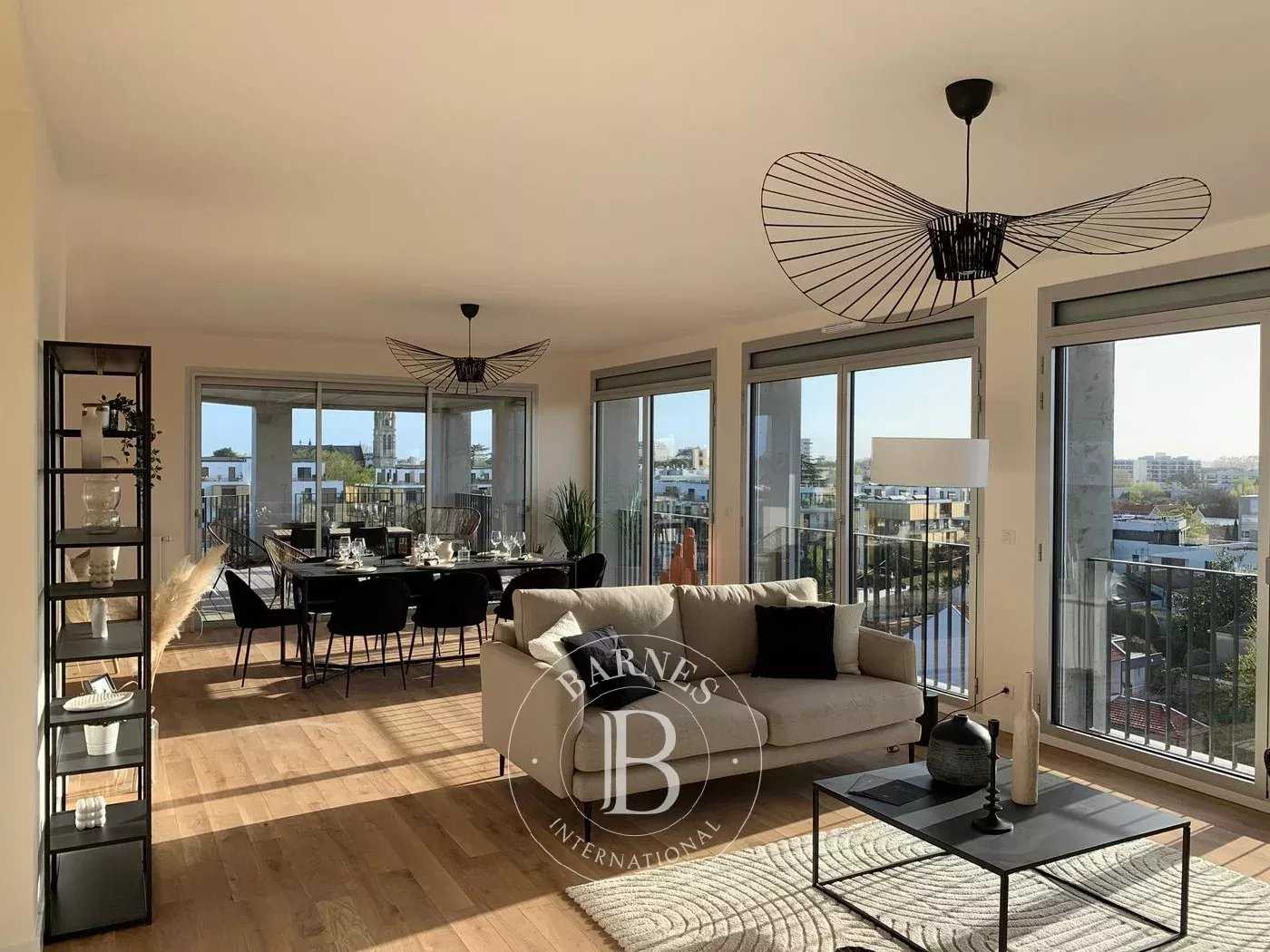 Bordeaux  - Appartement 4 Pi&egrave;ces 2 Chambres