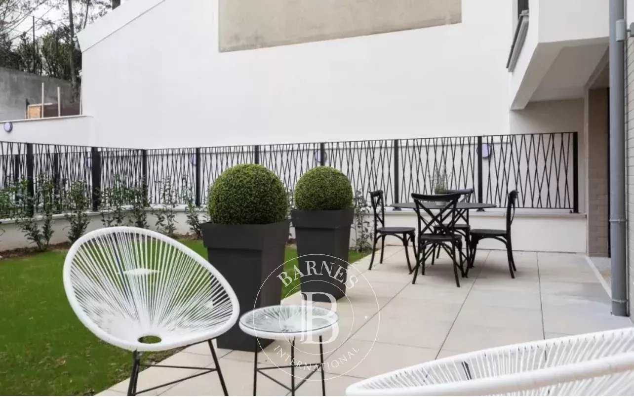 Suresnes  - Appartement 4 Pi&egrave;ces 3 Chambres