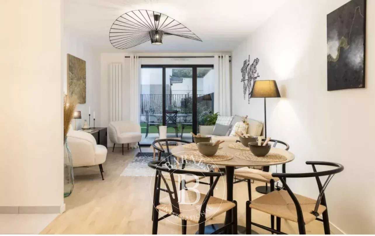 Suresnes  - Appartement 4 Pi&egrave;ces 3 Chambres