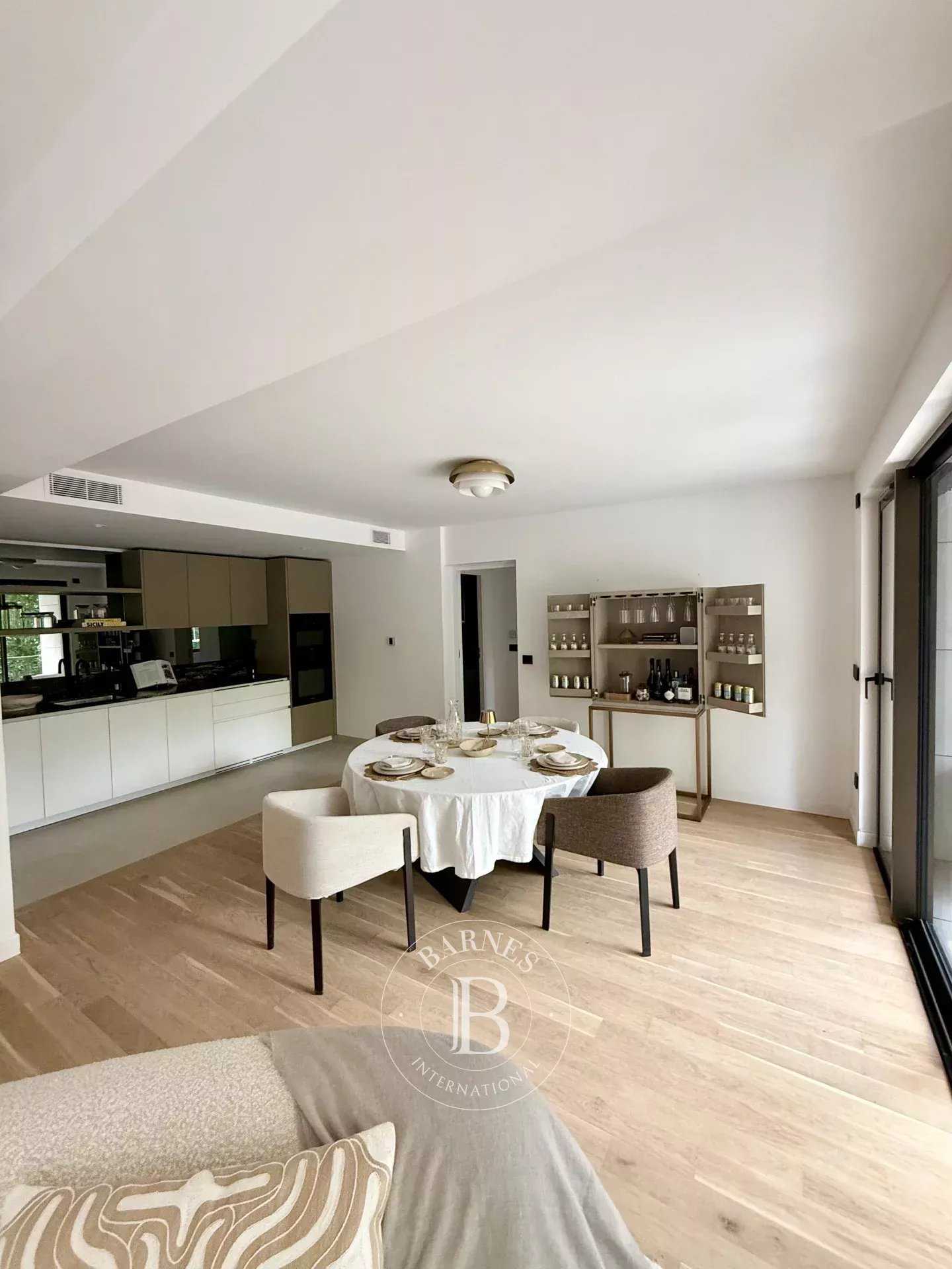 Neuilly-sur-Seine  - Appartement 3 Pi&egrave;ces 2 Chambres