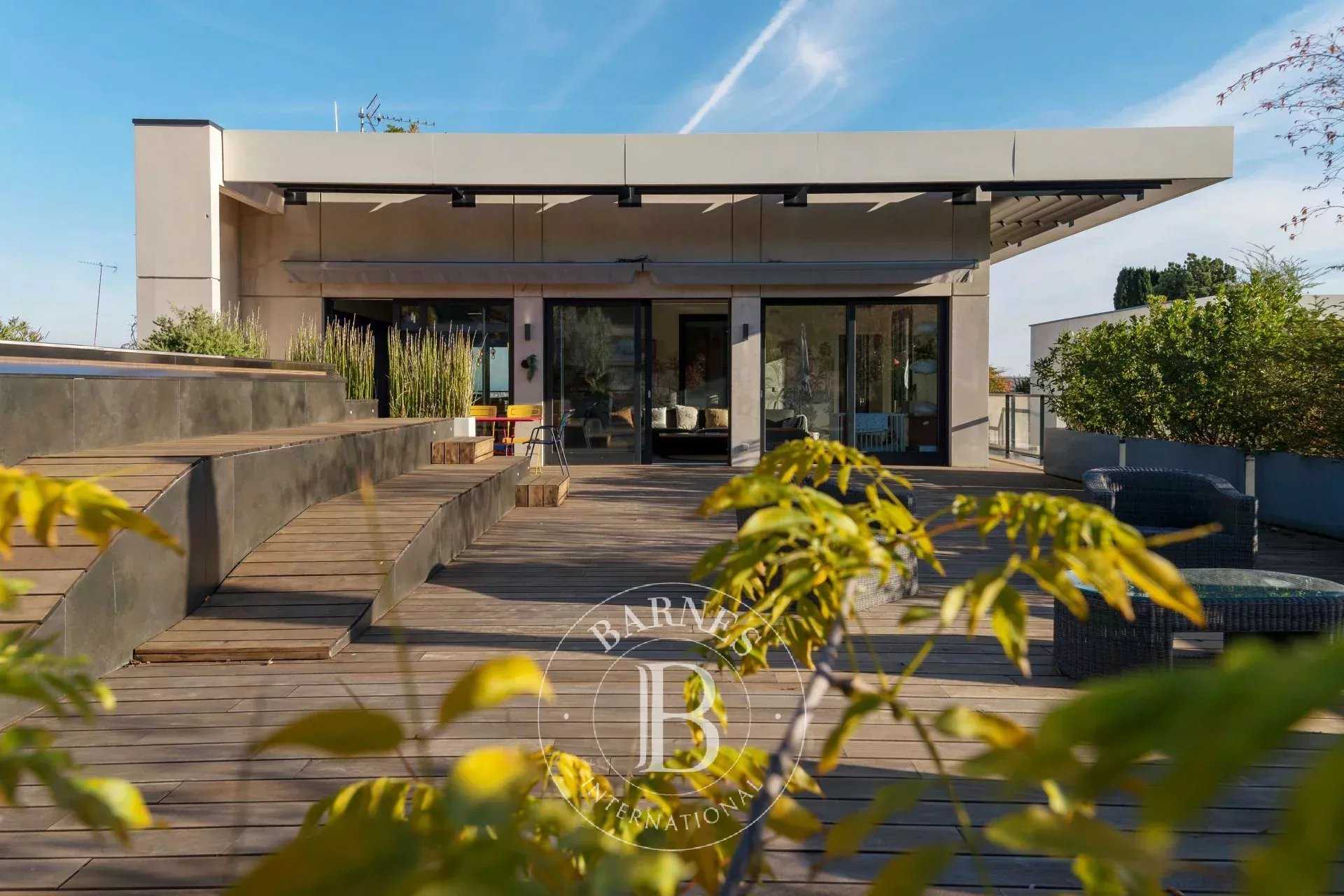 Levallois-Perret  - Penthouse 4 Bedrooms