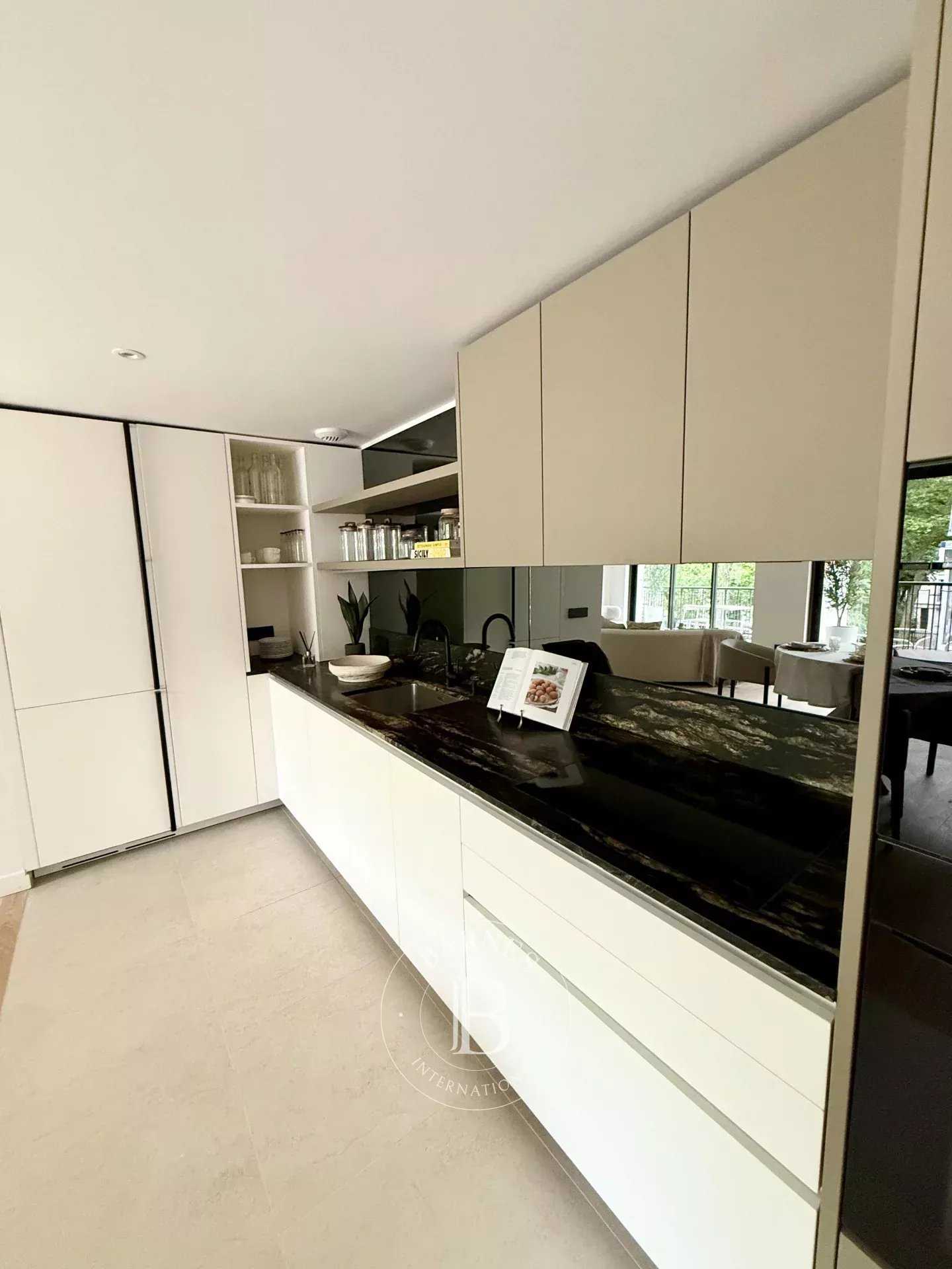 Neuilly-sur-Seine  - Appartement 3 Pi&egrave;ces 2 Chambres