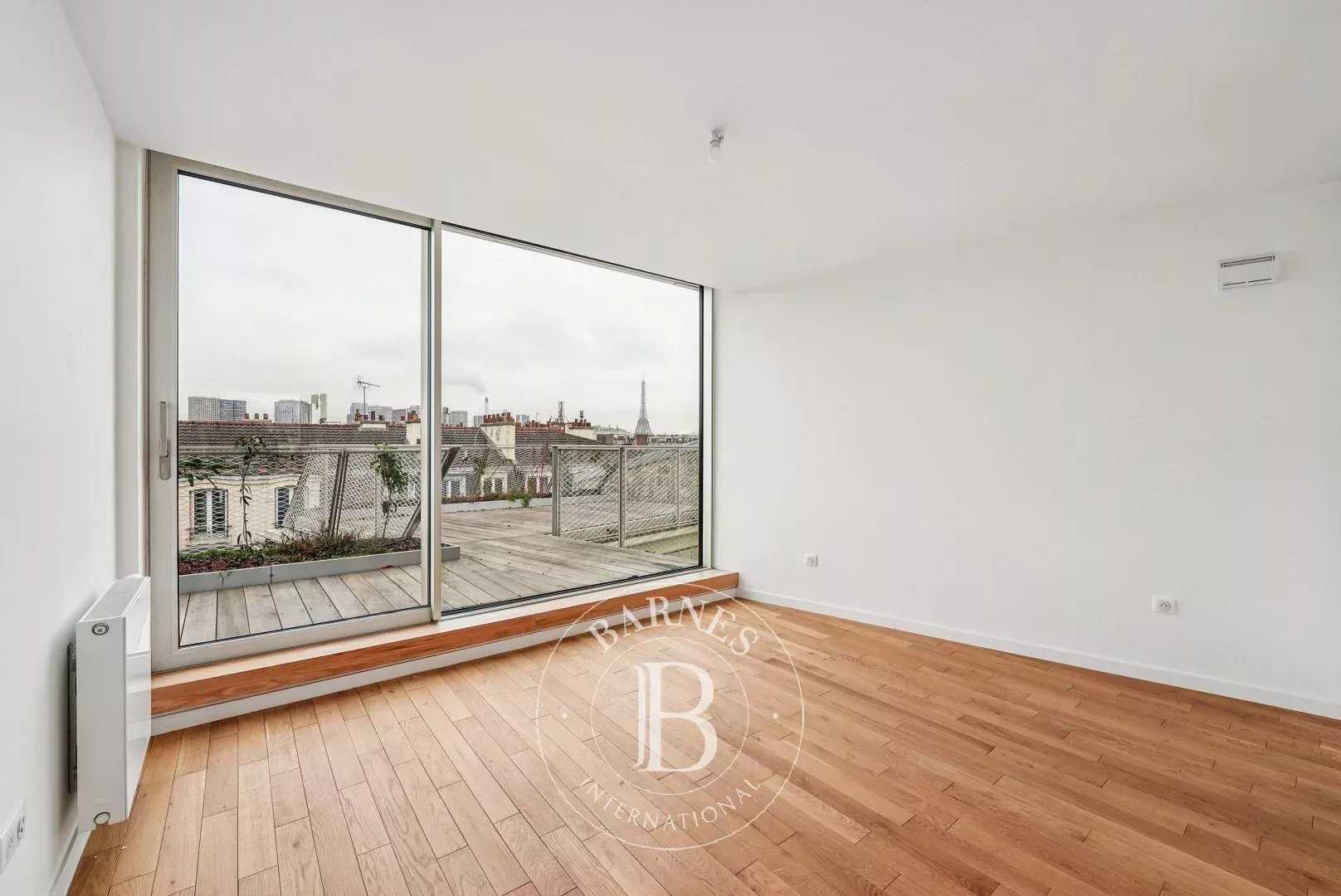 Paris  - Appartement 5 Pi&egrave;ces 4 Chambres