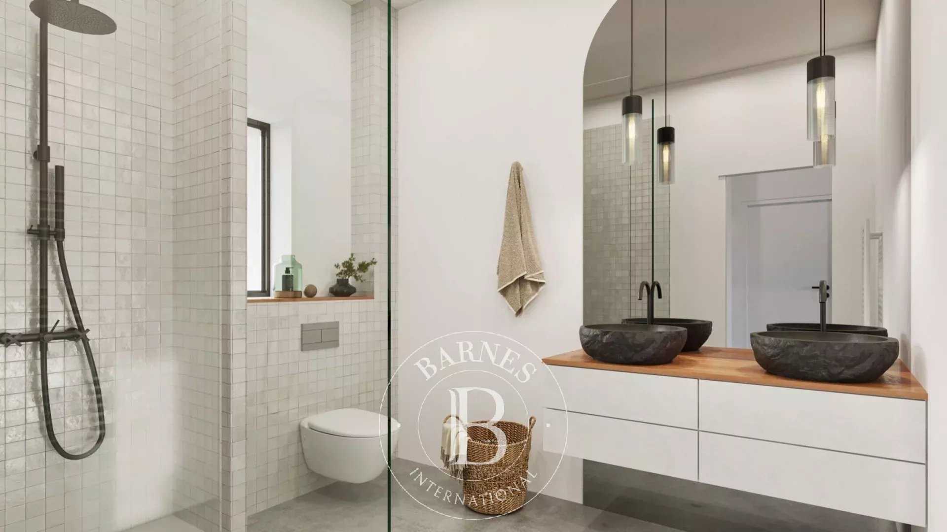 Suresnes  - House 4 Bedrooms