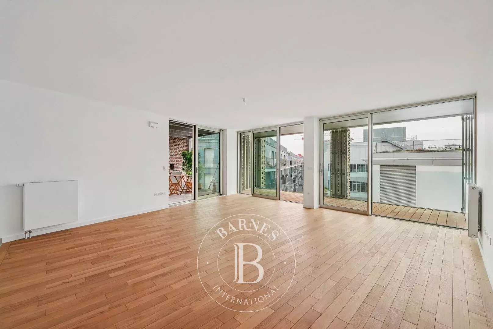 Paris  - Appartement 4 Pi&egrave;ces 3 Chambres