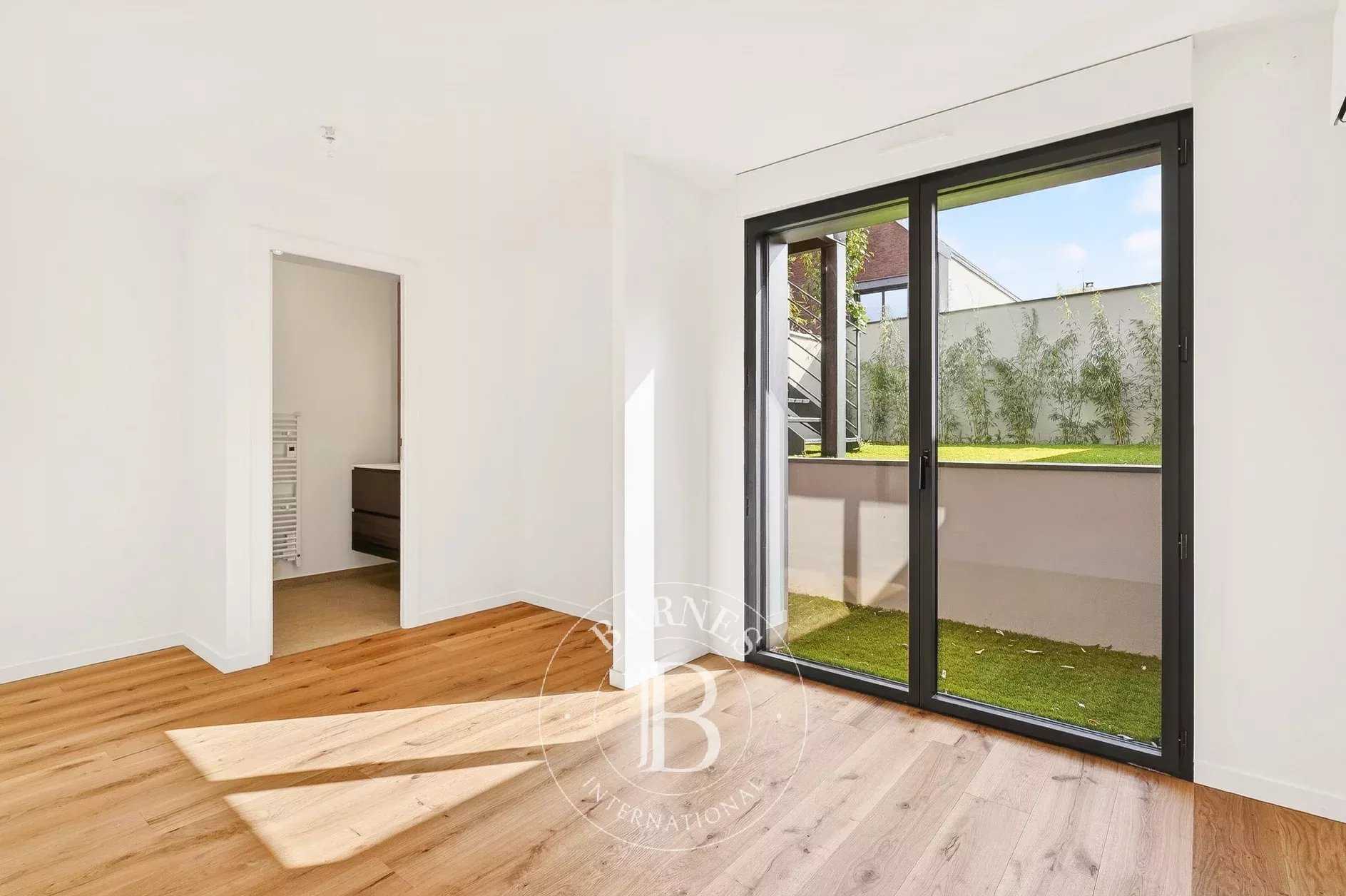 Clamart  - Maison 7 Pi&egrave;ces 6 Chambres