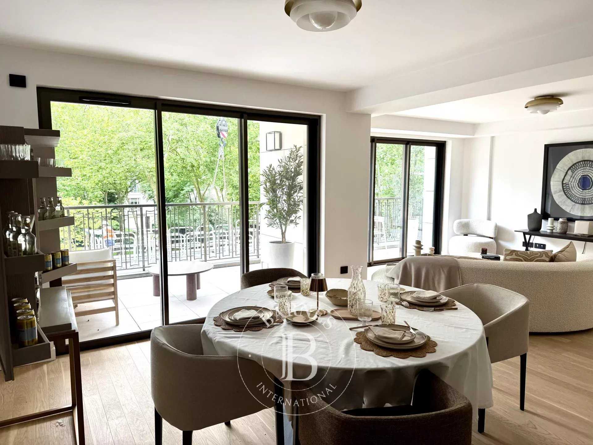 Apartment Neuilly-sur-Seine  -  ref 84280423 (picture 1)