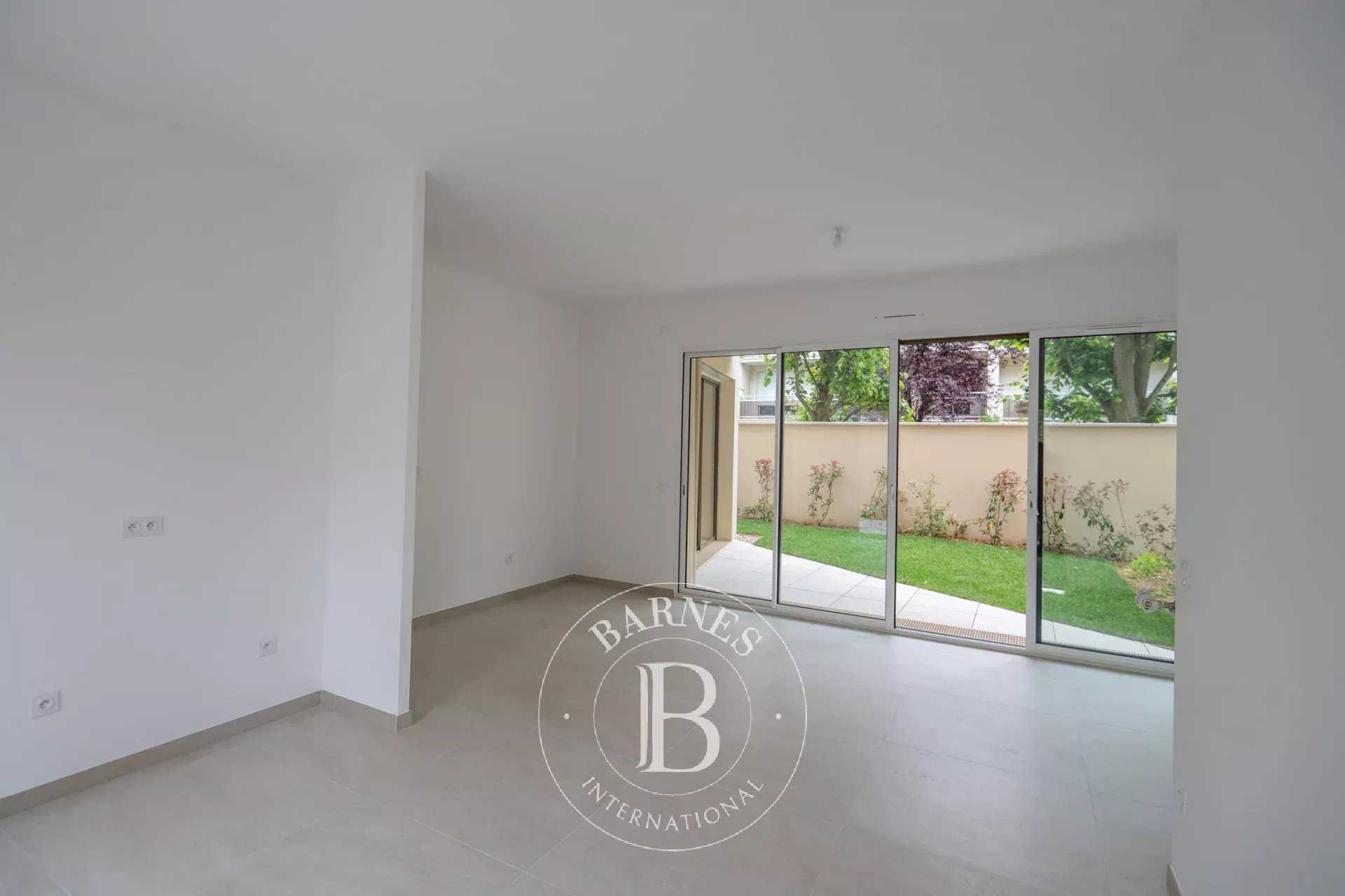 Appartement Saint-Germain-en-Laye  -  ref 82494018 (picture 2)