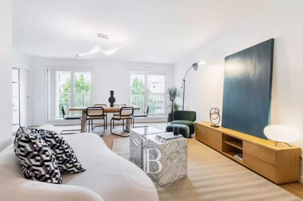 Appartement Issy-les-Moulineaux  -  ref 85101048 (picture 1)