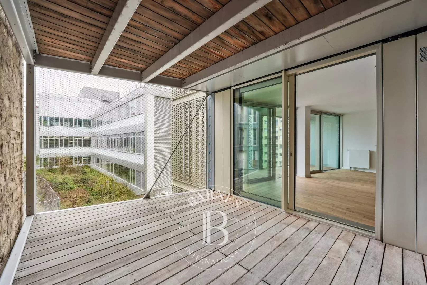 Paris  - Appartement 4 Pi&egrave;ces 3 Chambres - picture 1