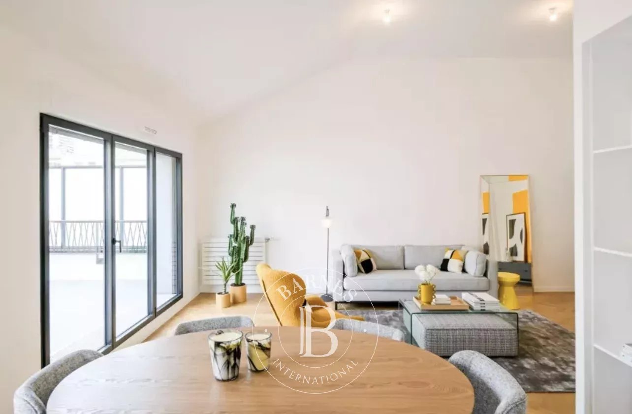 Suresnes  - Apartment 3 Bedrooms - picture 1