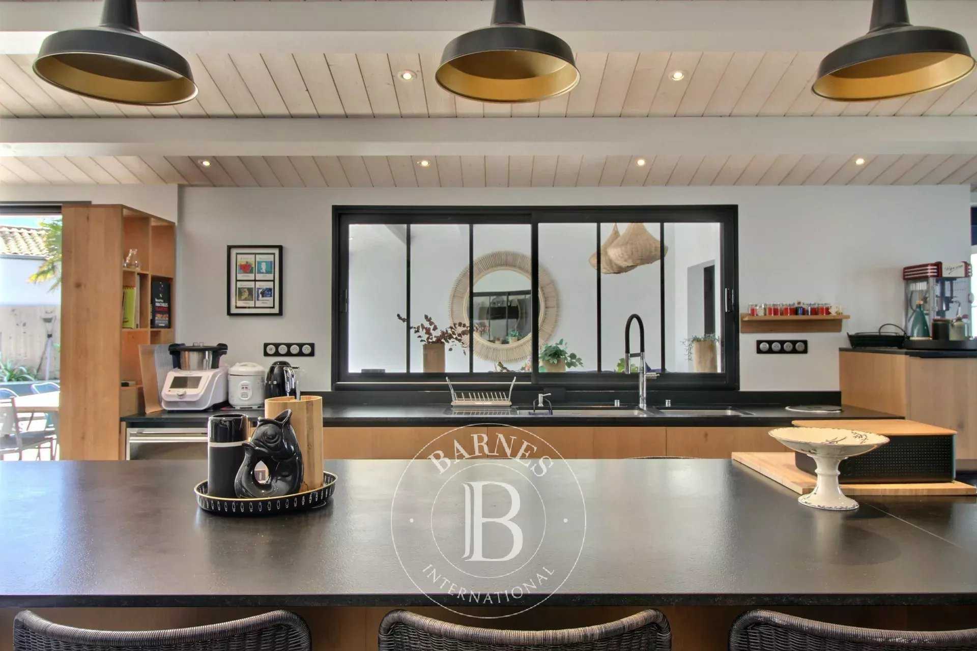 Le Bois-Plage-en-Ré  - Maison 8 Pi&egrave;ces 6 Chambres