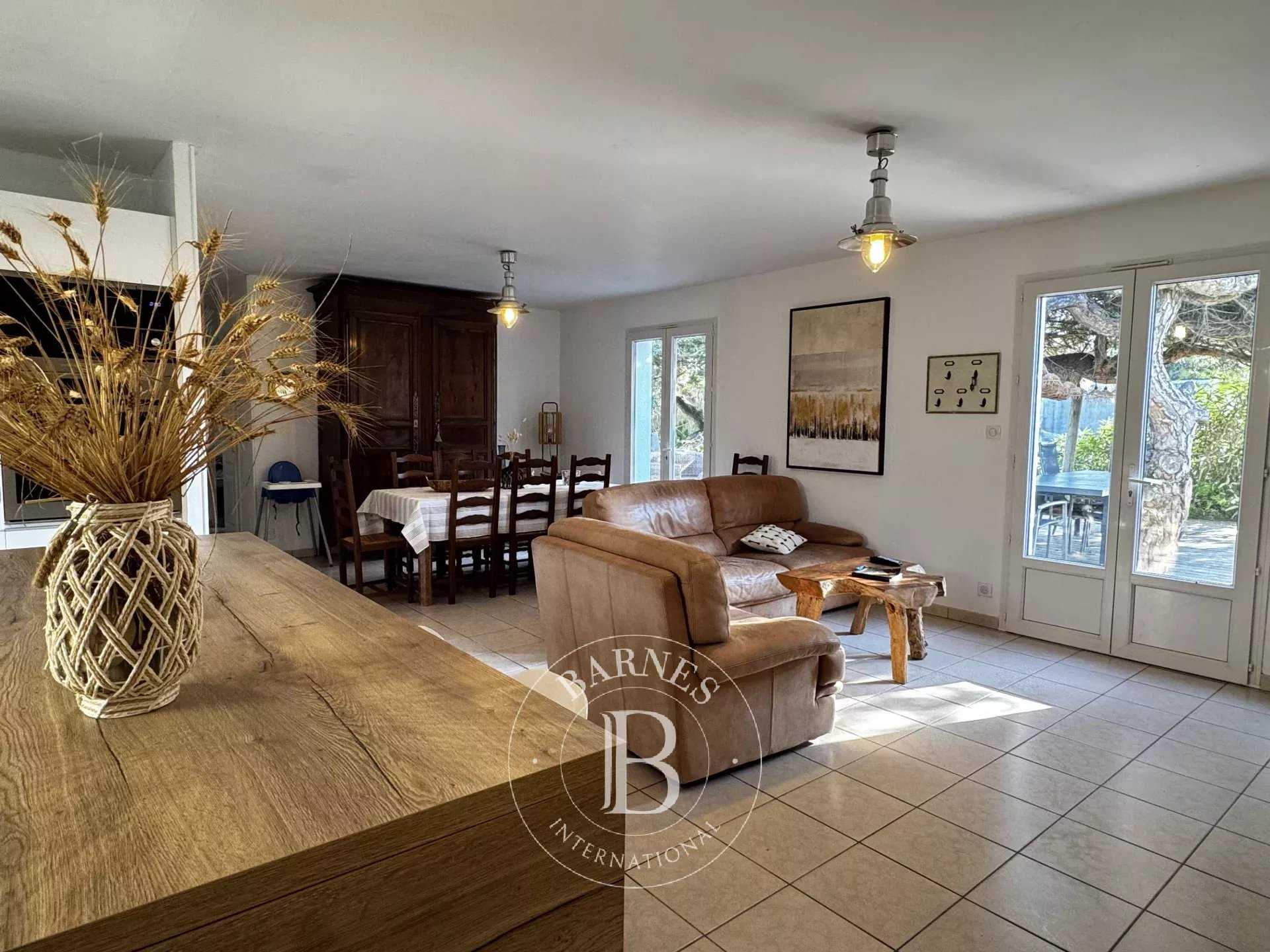 Sainte-Marie-de-Ré  - Maison 10 Pièces 5 Chambres