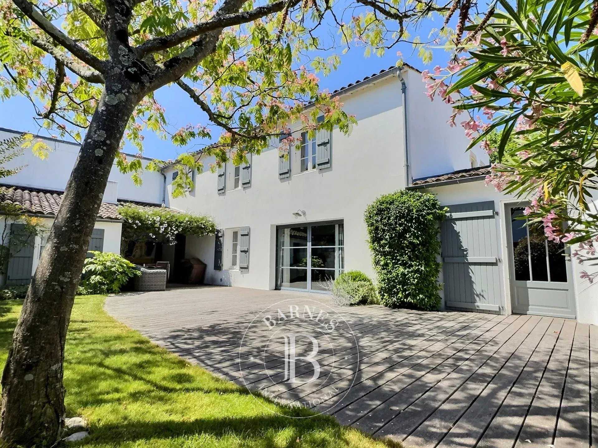 La Flotte  - House 6 Bedrooms