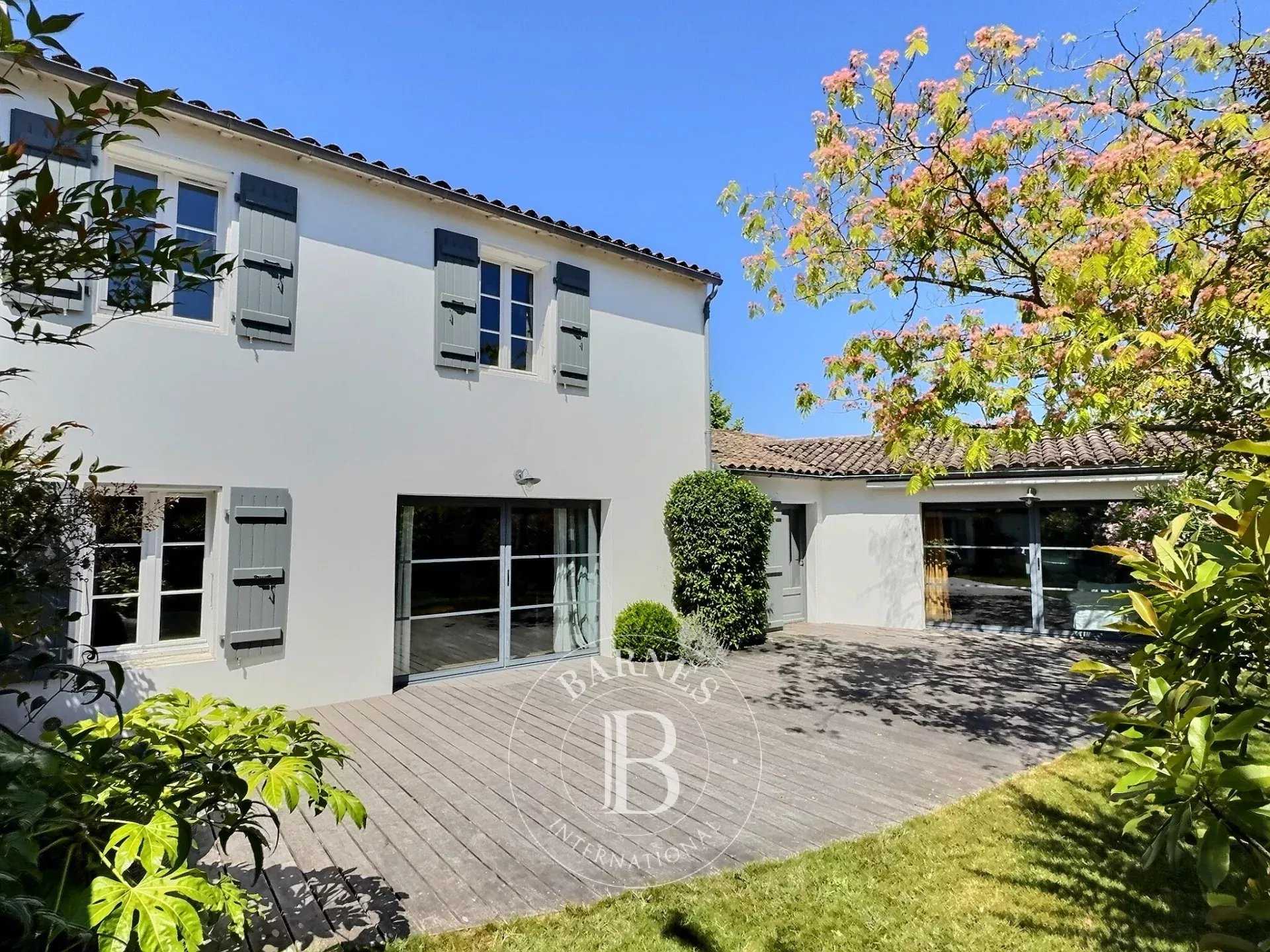 La Flotte  - House 6 Bedrooms