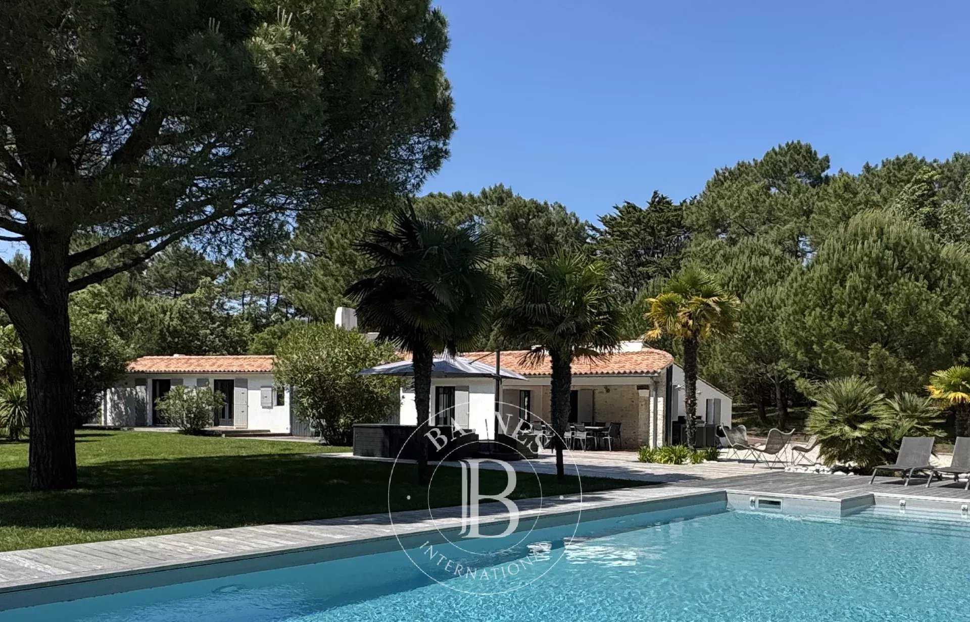 Casa Le Bois-Plage-en-Ré  -  ref 85960030 (picture 1)