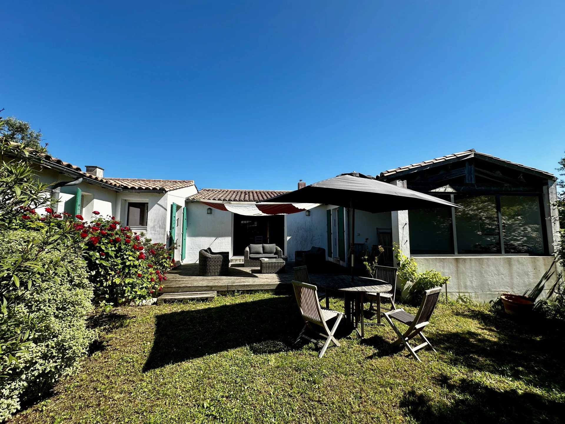 Casa La Couarde-sur-Mer  -  ref 84782180 (picture 1)