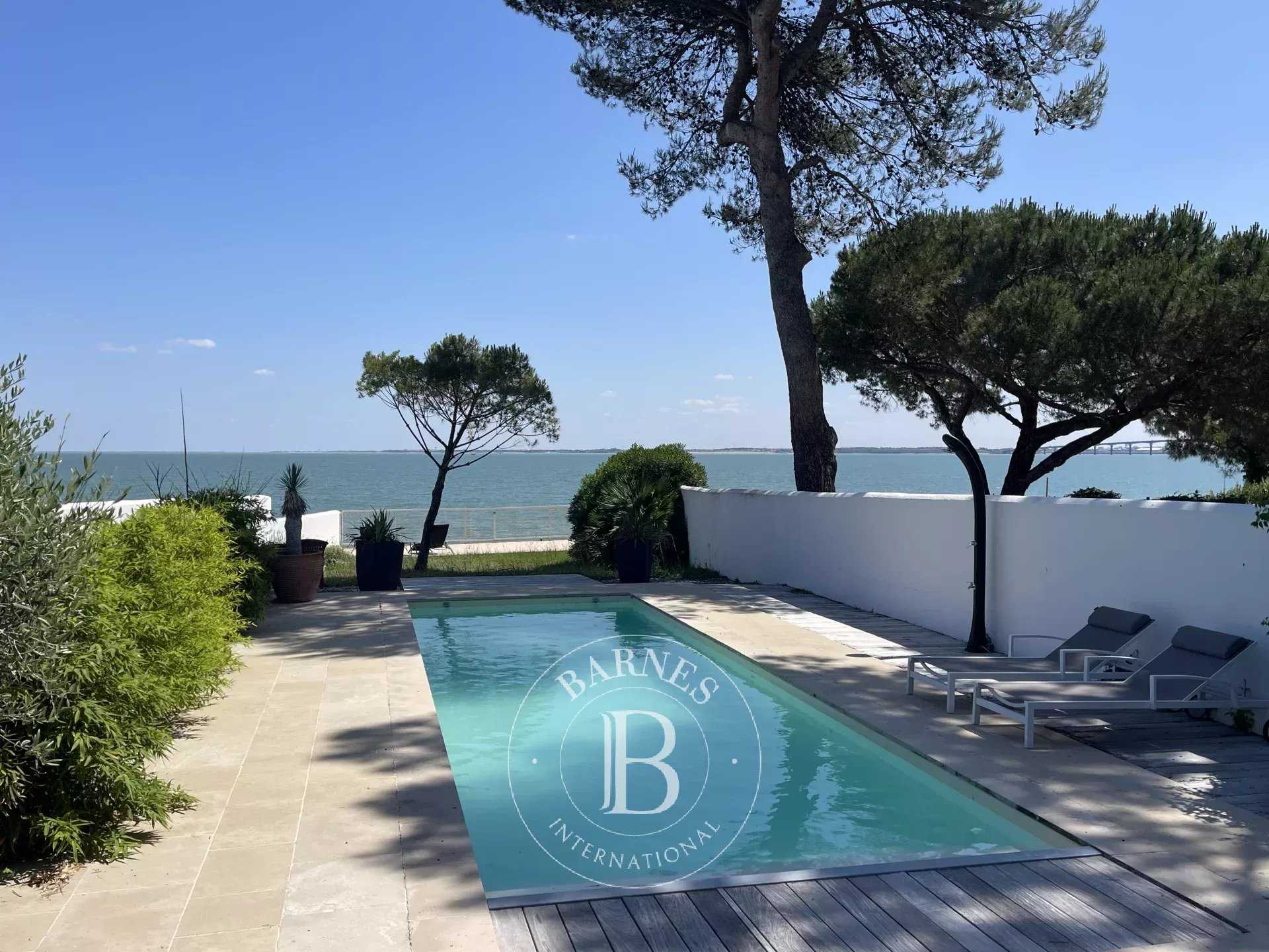 House La Flotte  -  ref 86006913 (picture 1)