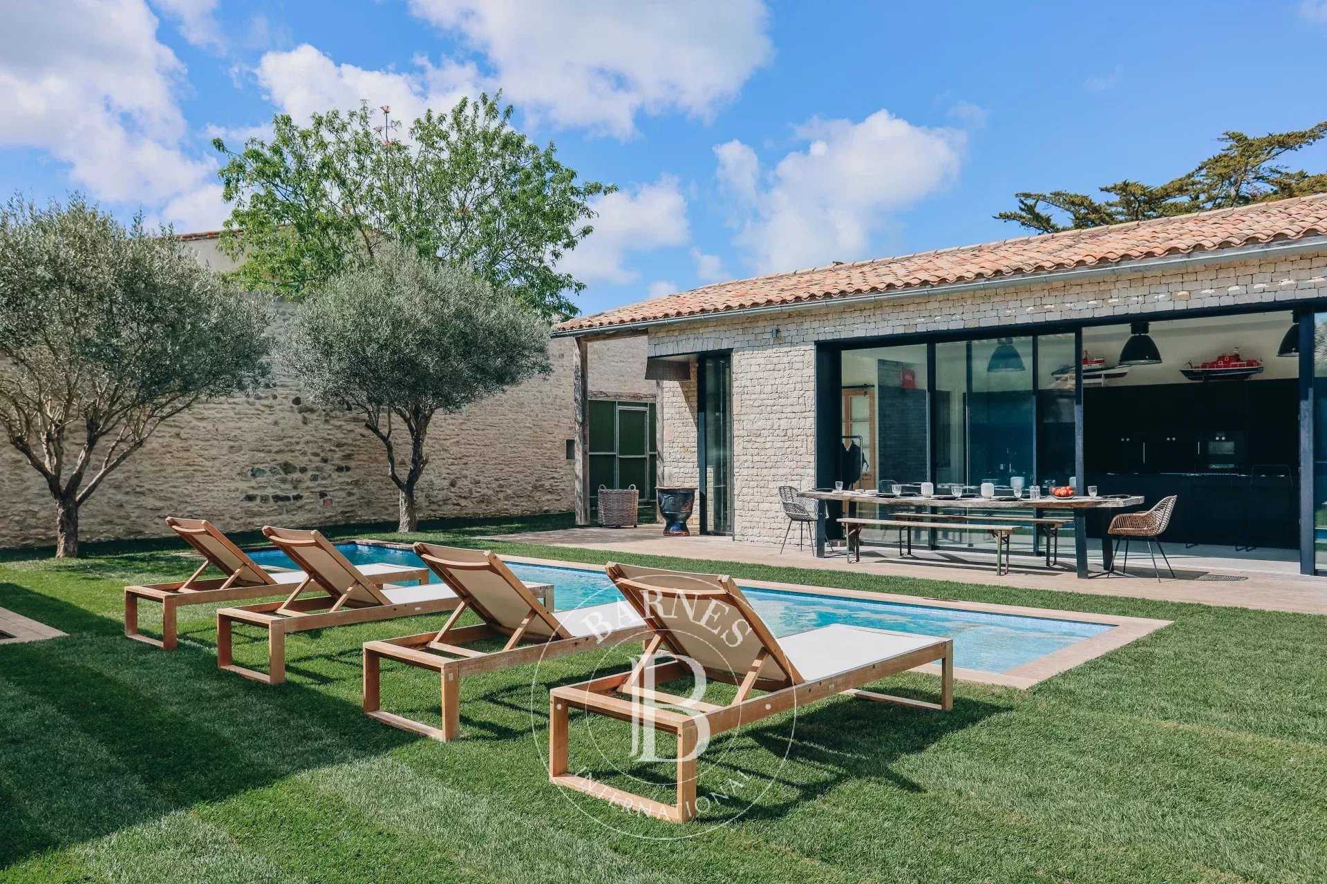 Villa Saint-Martin-de-Ré  -  ref 85292366 (picture 1)