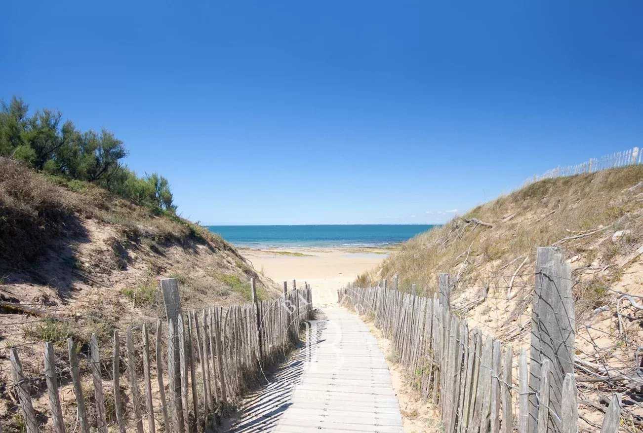 Terrain Le Bois-Plage-en-Ré  -  ref 85996477 (picture 1)