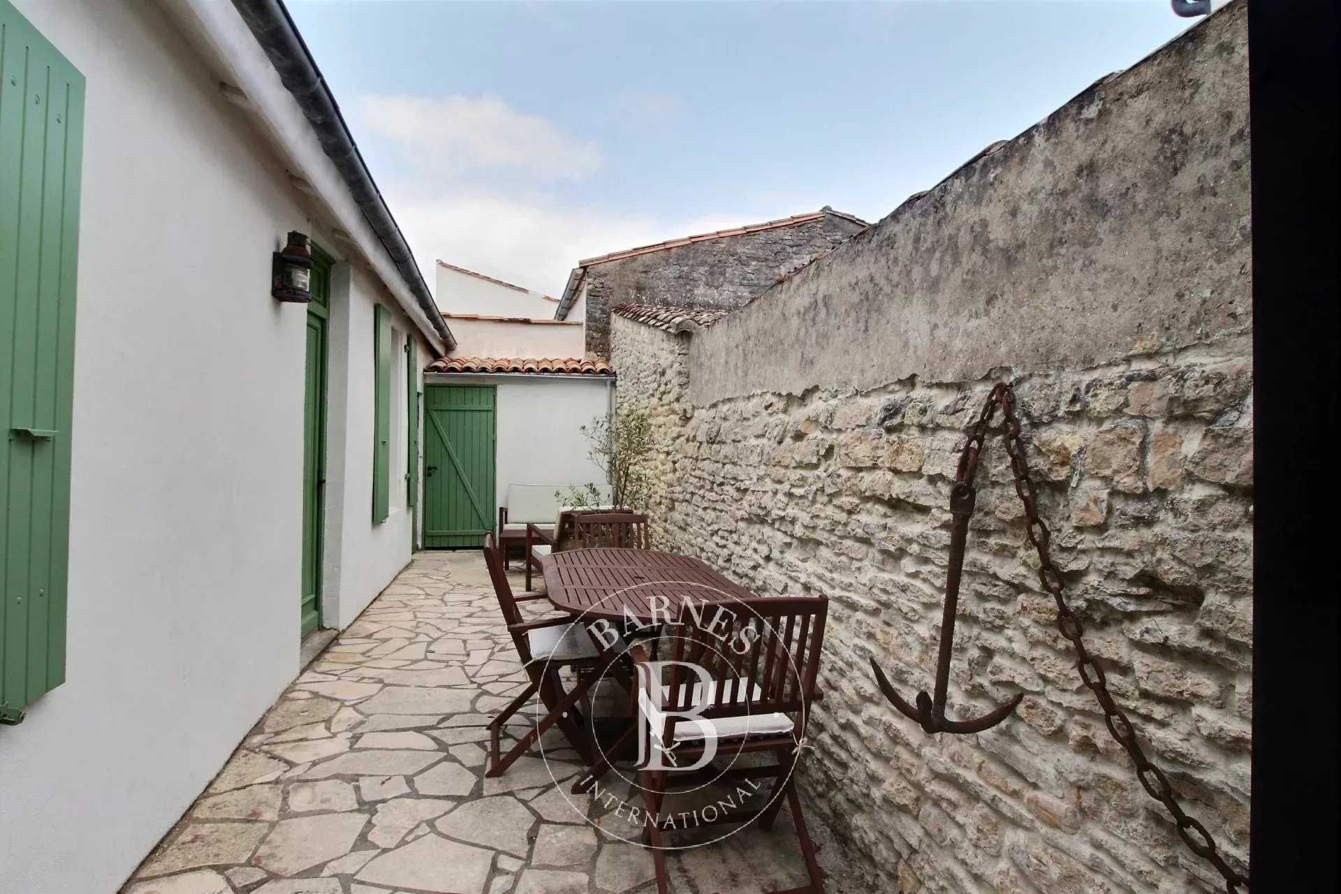 Maison Saint-Clément-des-Baleines  -  ref 86001230 (picture 1)