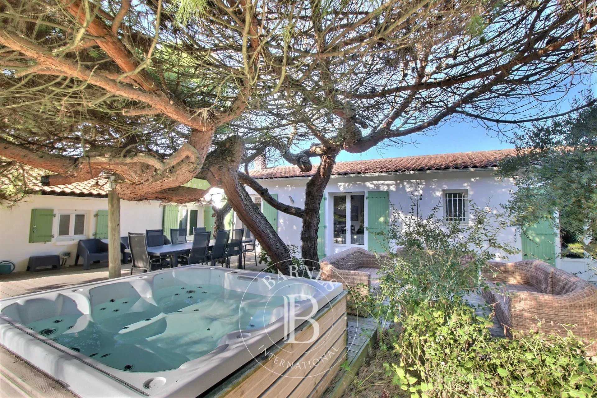 Casa Sainte-Marie-de-Ré  -  ref 86351039 (picture 1)