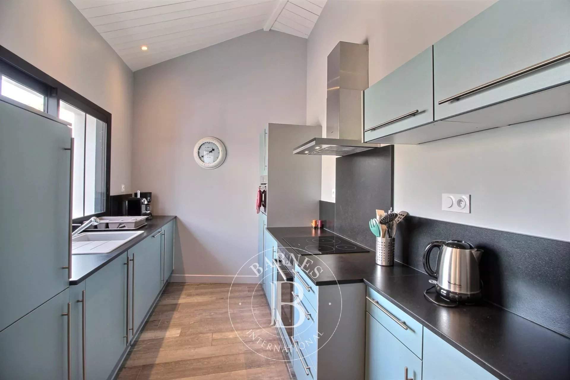 Le Bois-Plage-en-Ré  - Maison 9 Pièces 5 Chambres - picture 12