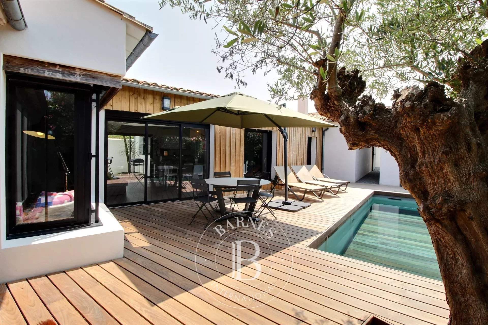 Le Bois-Plage-en-Ré  - Maison 9 Pièces 5 Chambres - picture 2