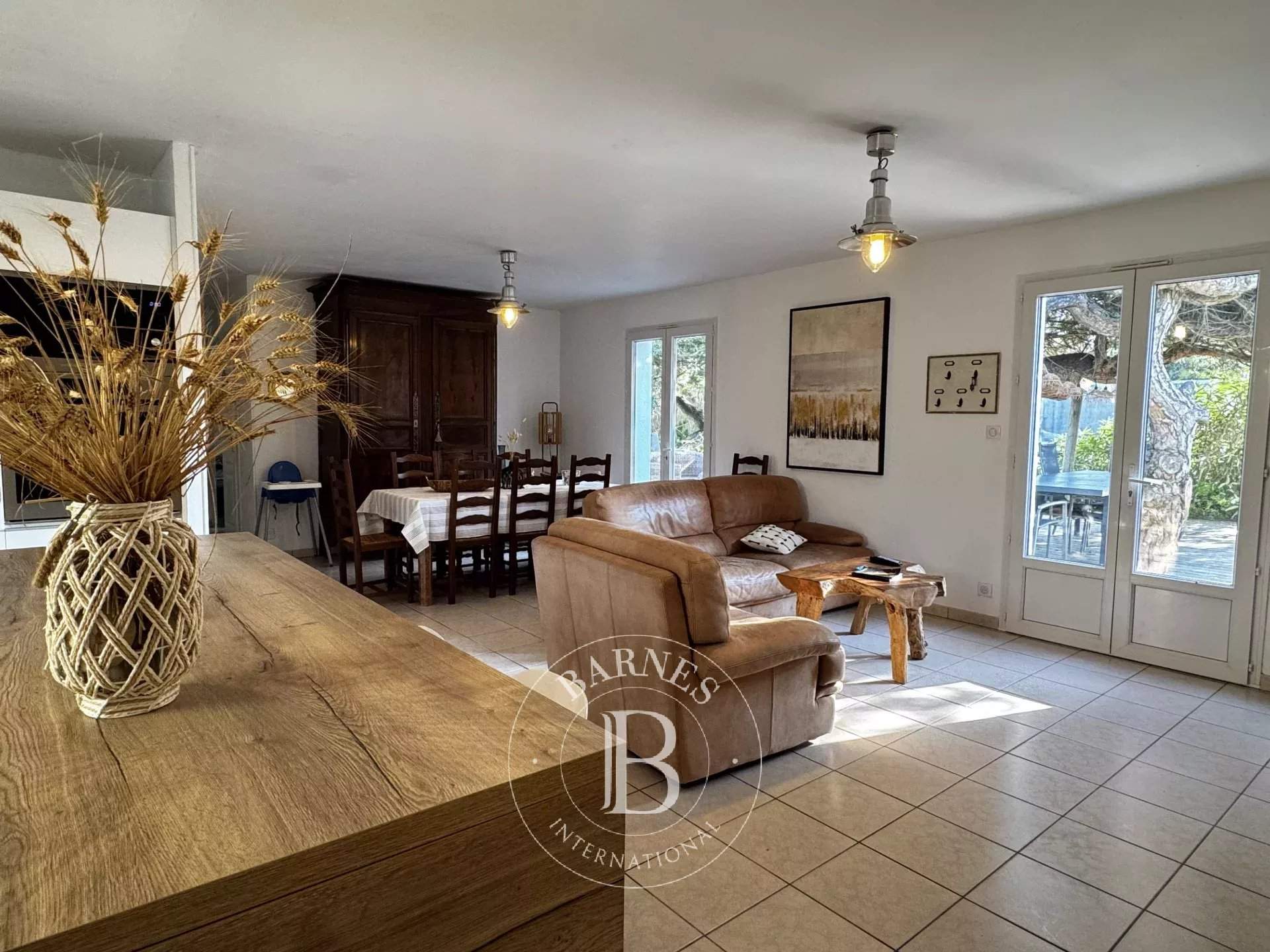 Sainte-Marie-de-Ré  - Maison 10 Pièces 5 Chambres - picture 3