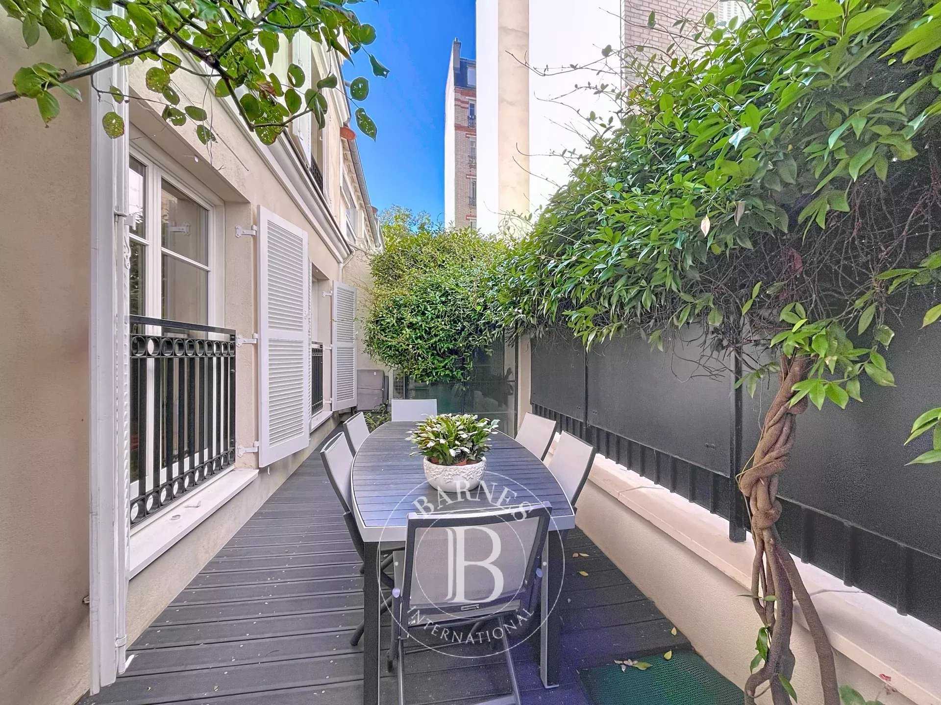 Paris  - Apartment 3 Bedrooms