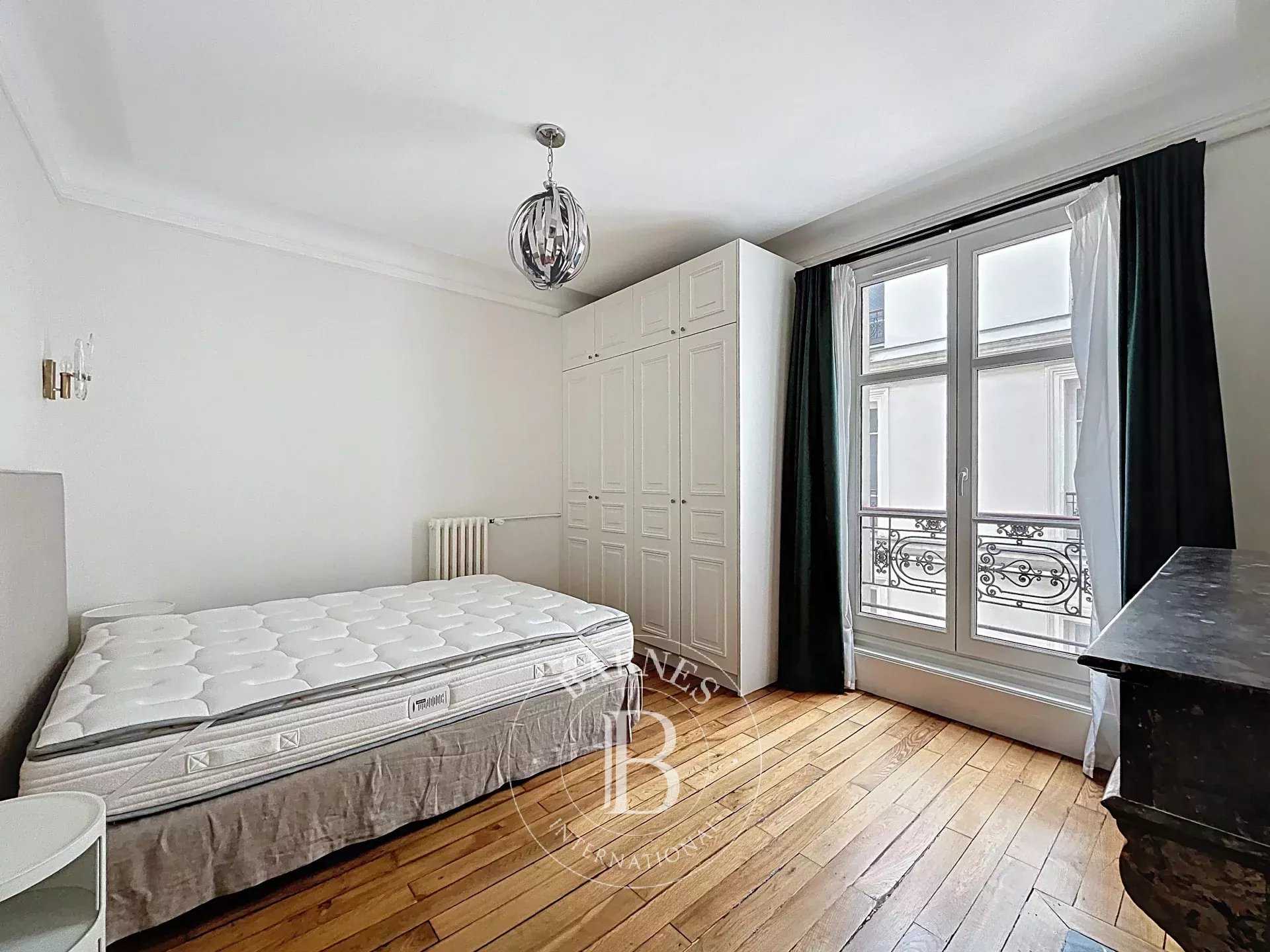Paris  - Appartement 4 Pièces 2 Chambres