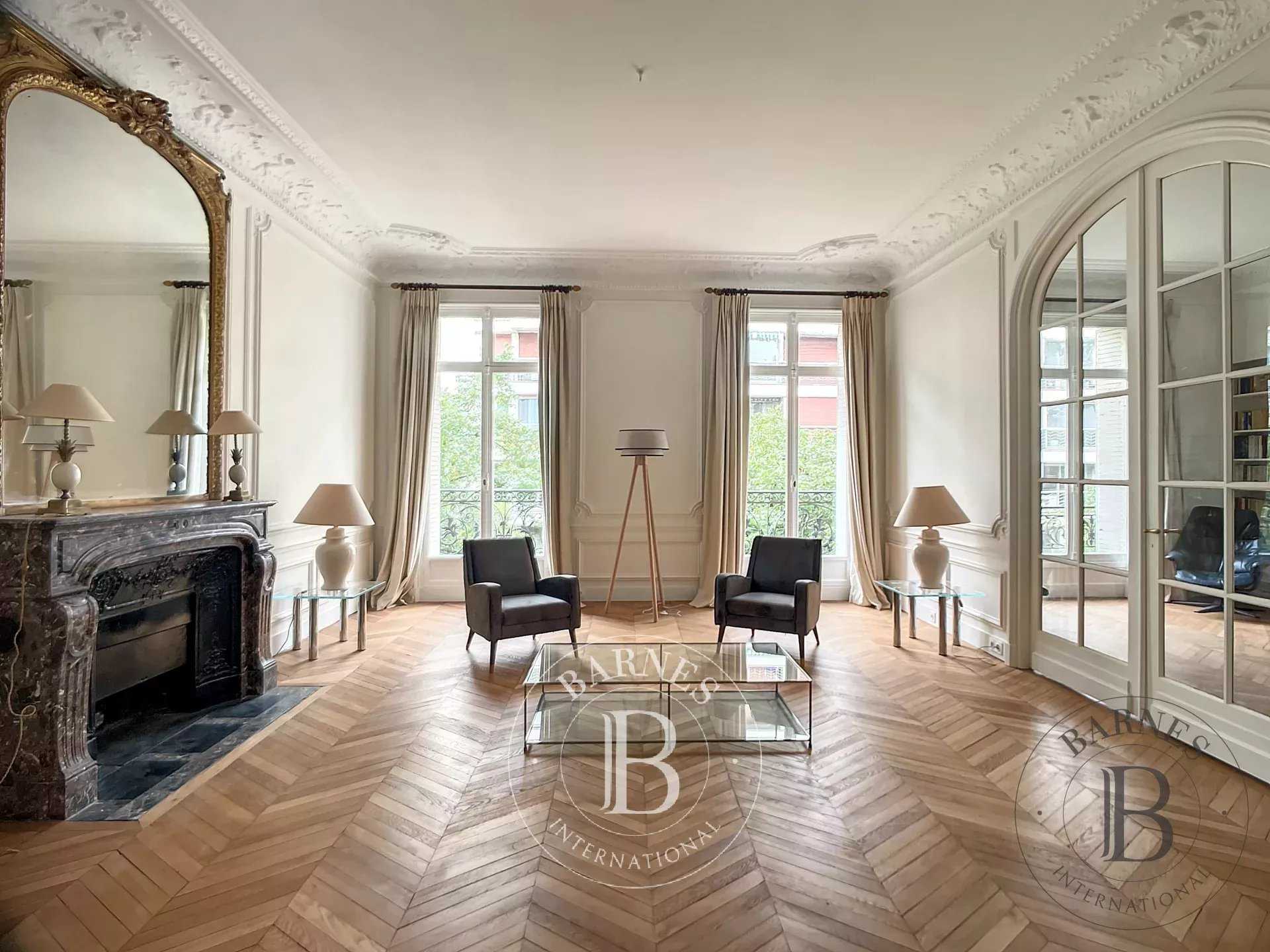 Paris  - Apartment 3 Bedrooms