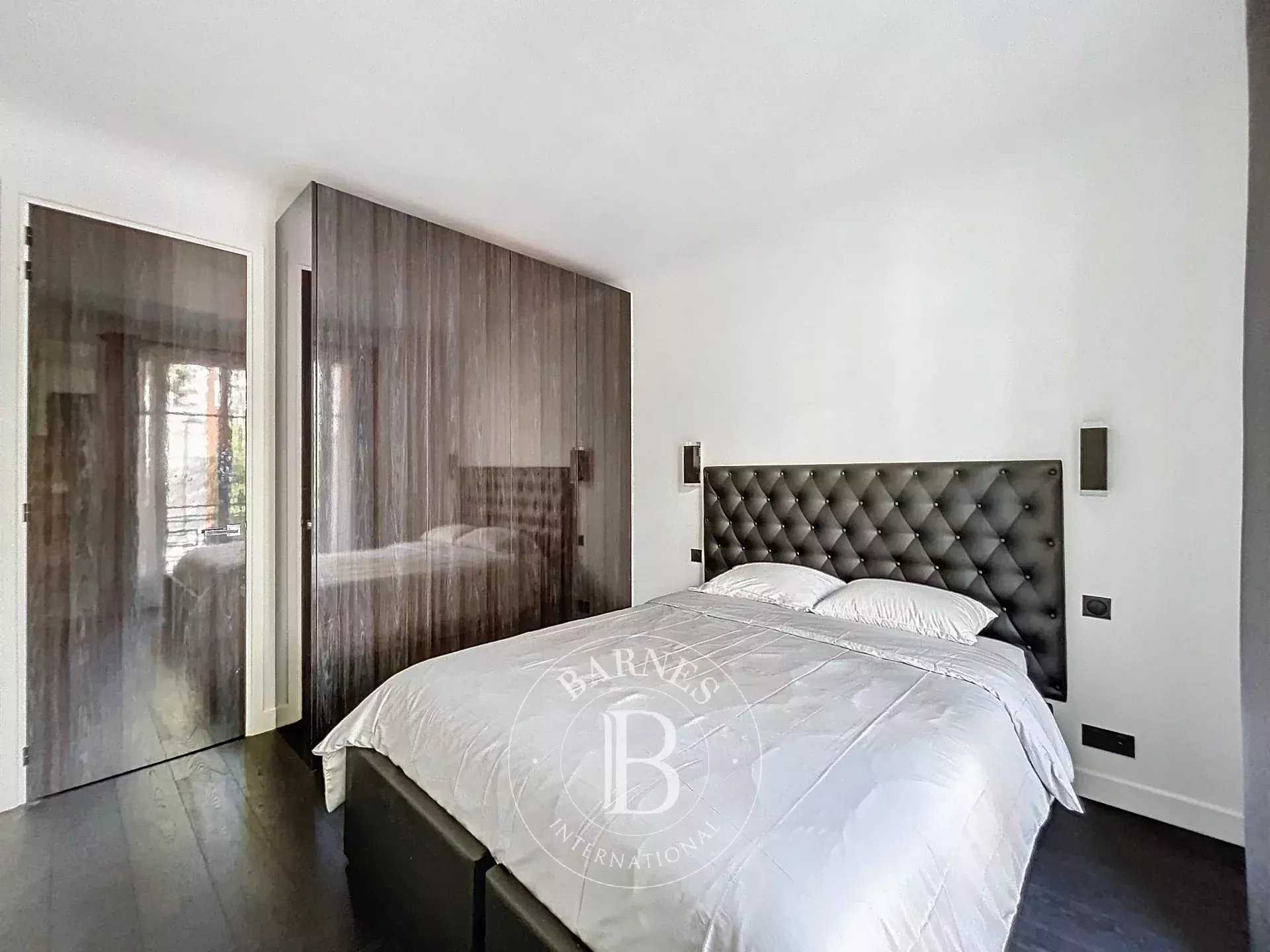 Paris  - Appartement 2 Pièces, 1 Chambre