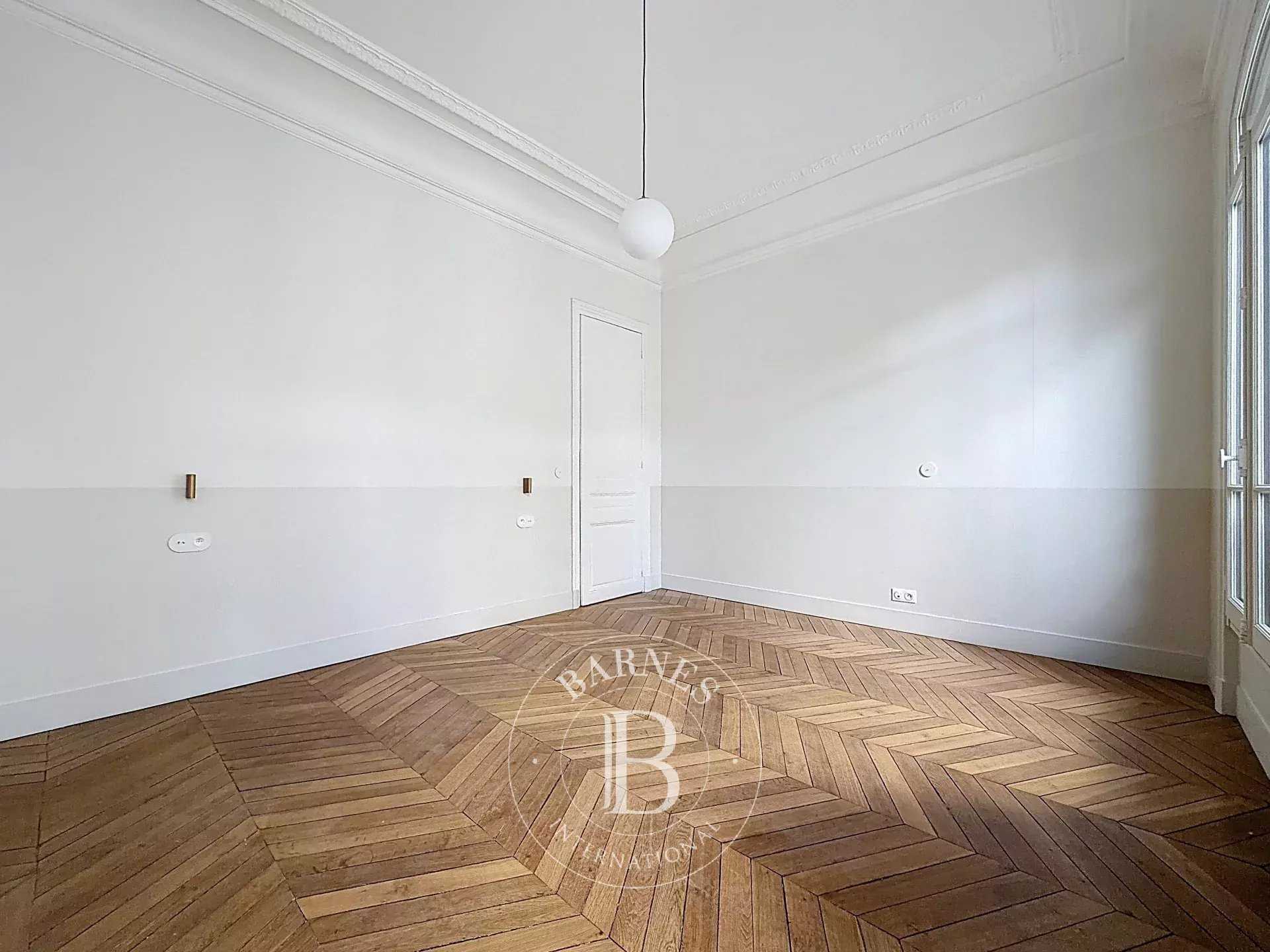 Paris  - Apartment 5 Bedrooms