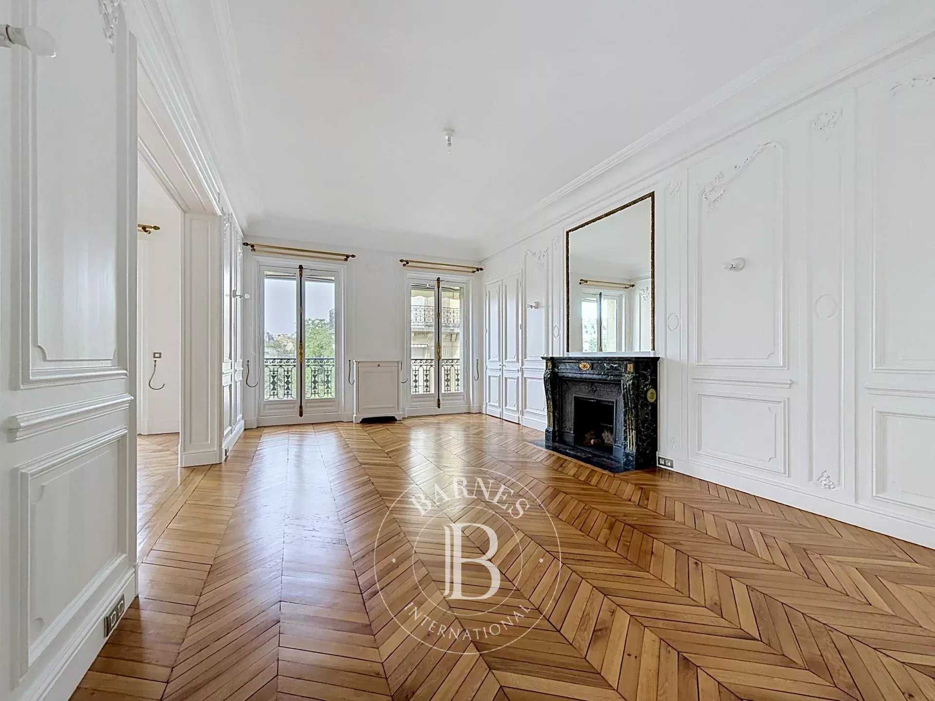 Paris  - Appartement 7 Pi&egrave;ces