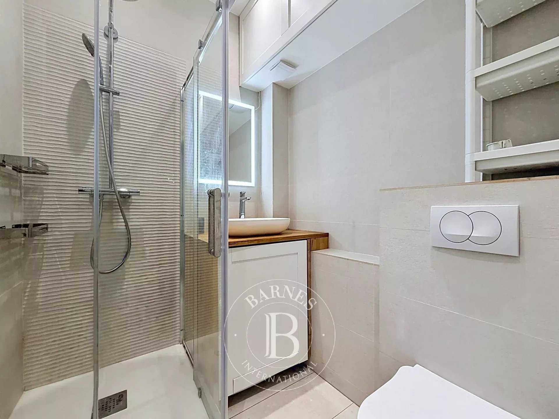 Paris  - Appartement 2 Pi&egrave;ces, 1 Chambre