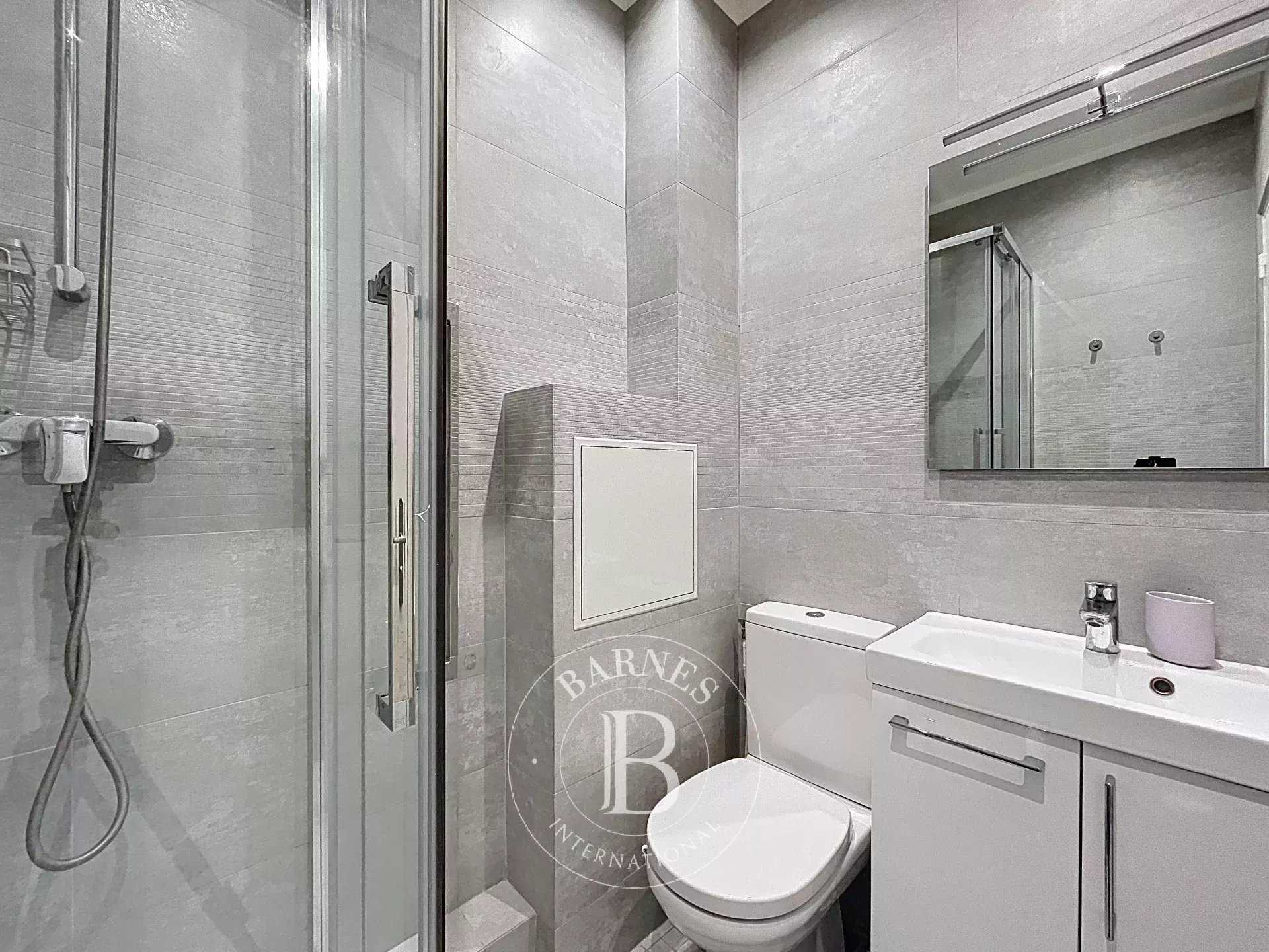 Paris  - Appartement 3 Pi&egrave;ces 2 Chambres