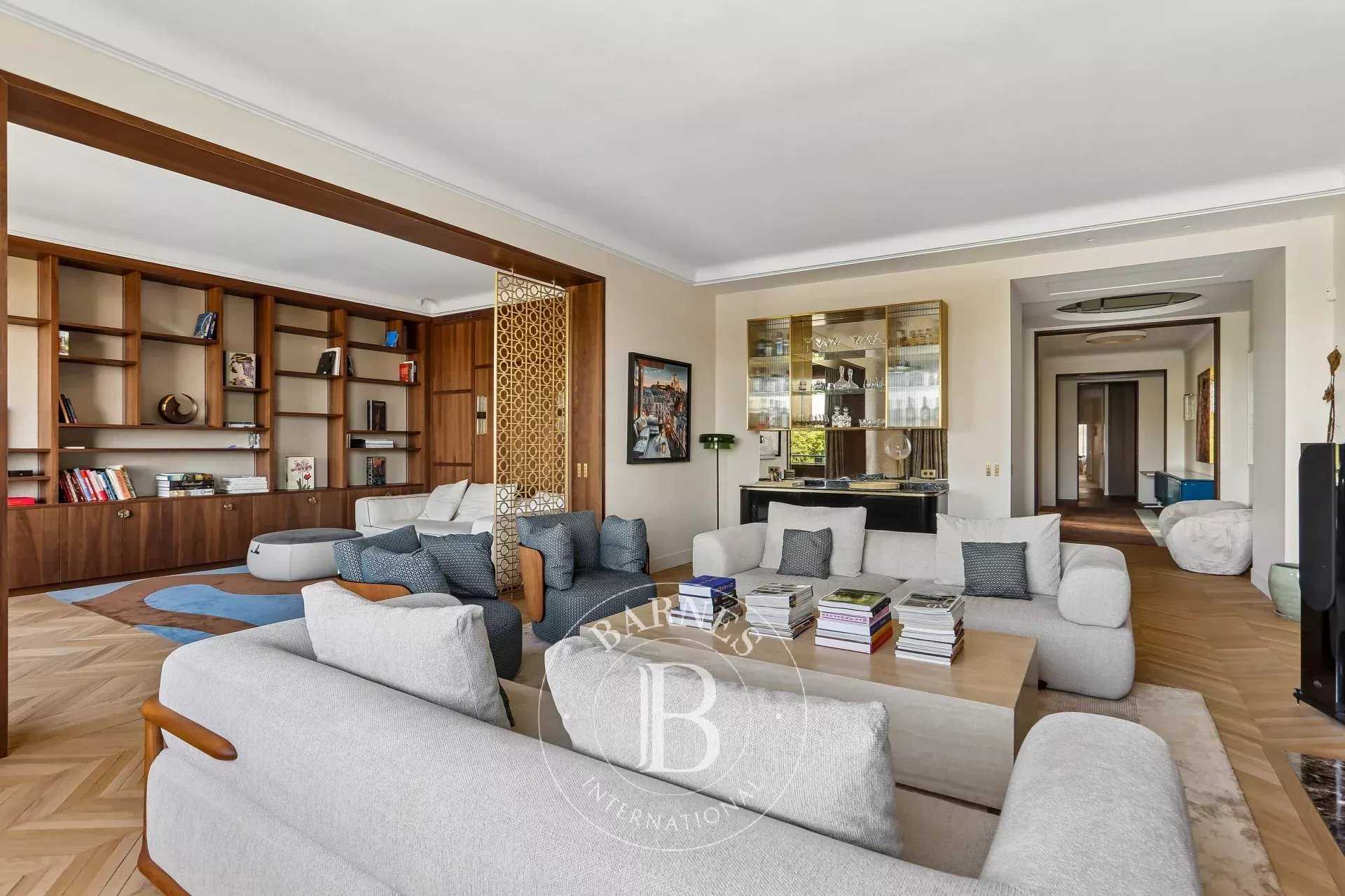 Paris  - Apartment 4 Bedrooms